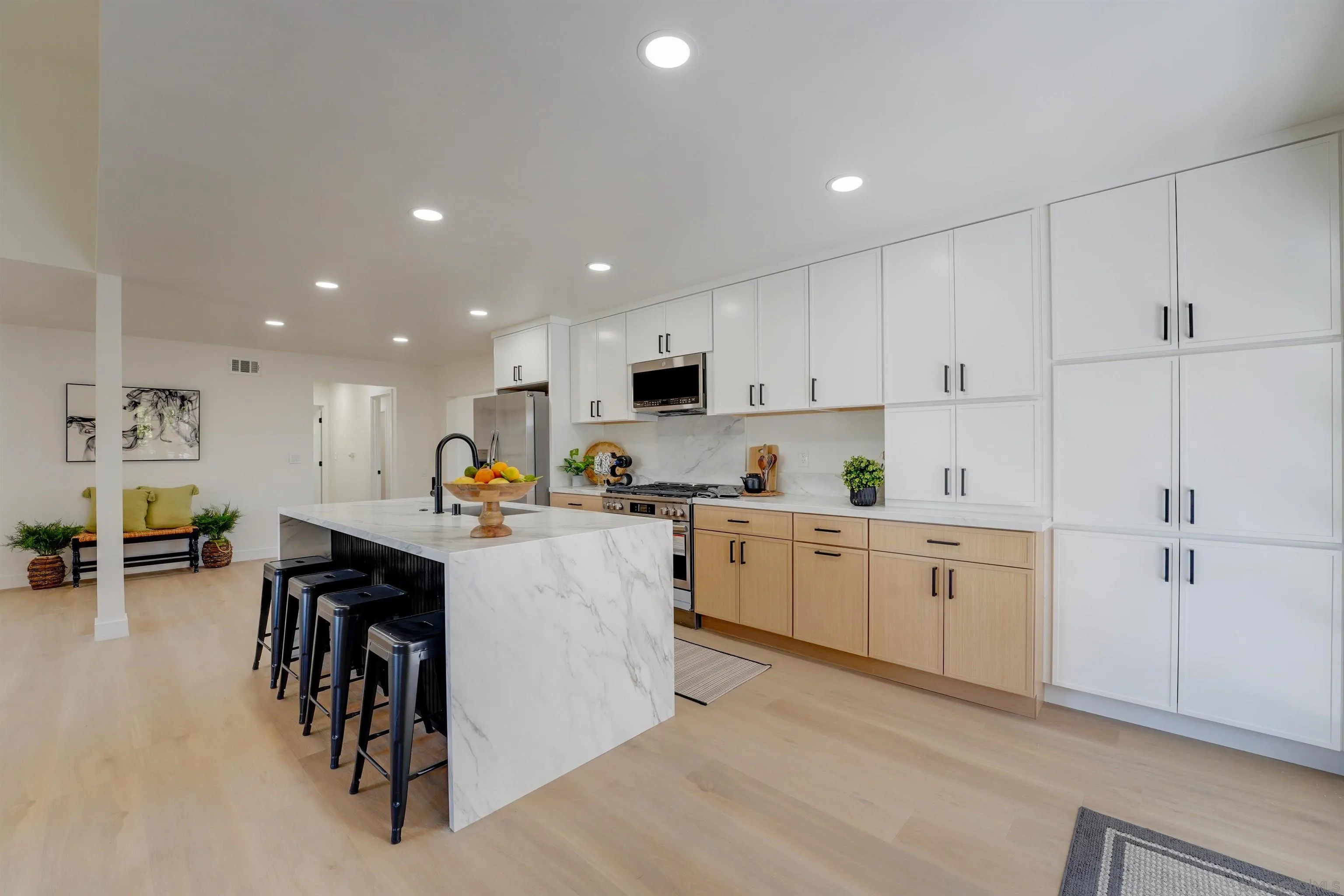 https://cdn.realtyfeed.com/cdn/127/260007241/bb91ffd066bafe672a61a05e43c5f195.webp