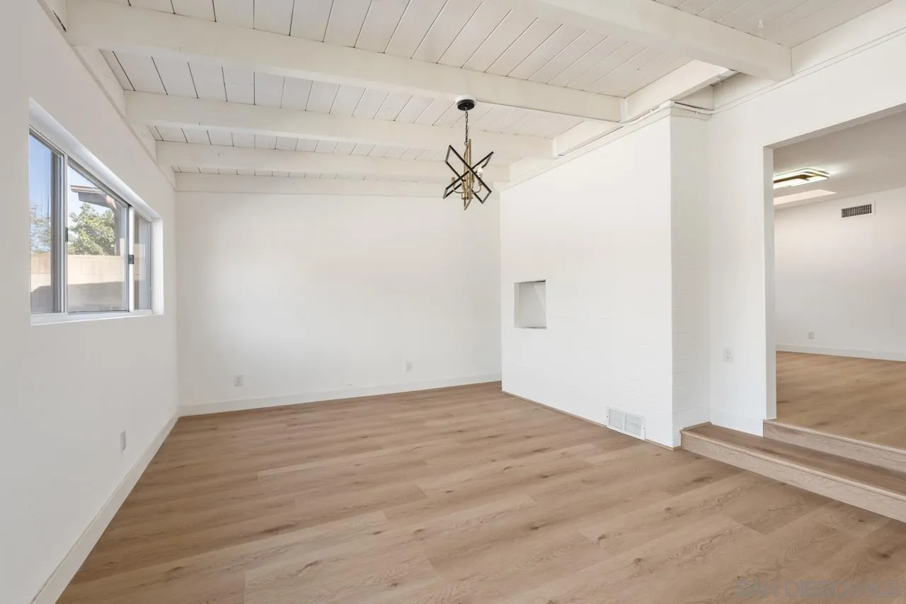 https://cdn.realtyfeed.com/cdn/127/260007243/0011444576afbd441a14c75a3d9b33f4.webp