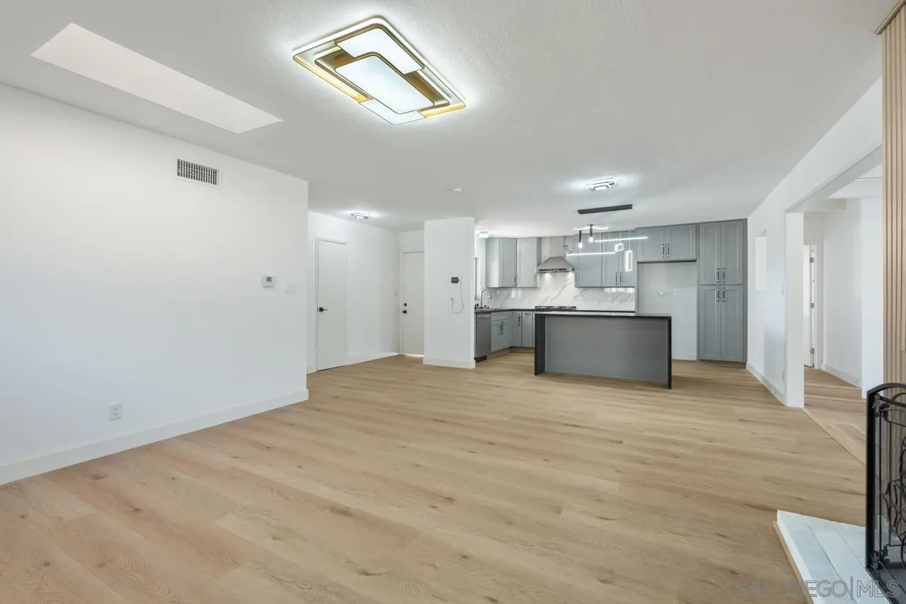 https://cdn.realtyfeed.com/cdn/127/260007243/494d63af69243c21d6784effe89078cc.webp