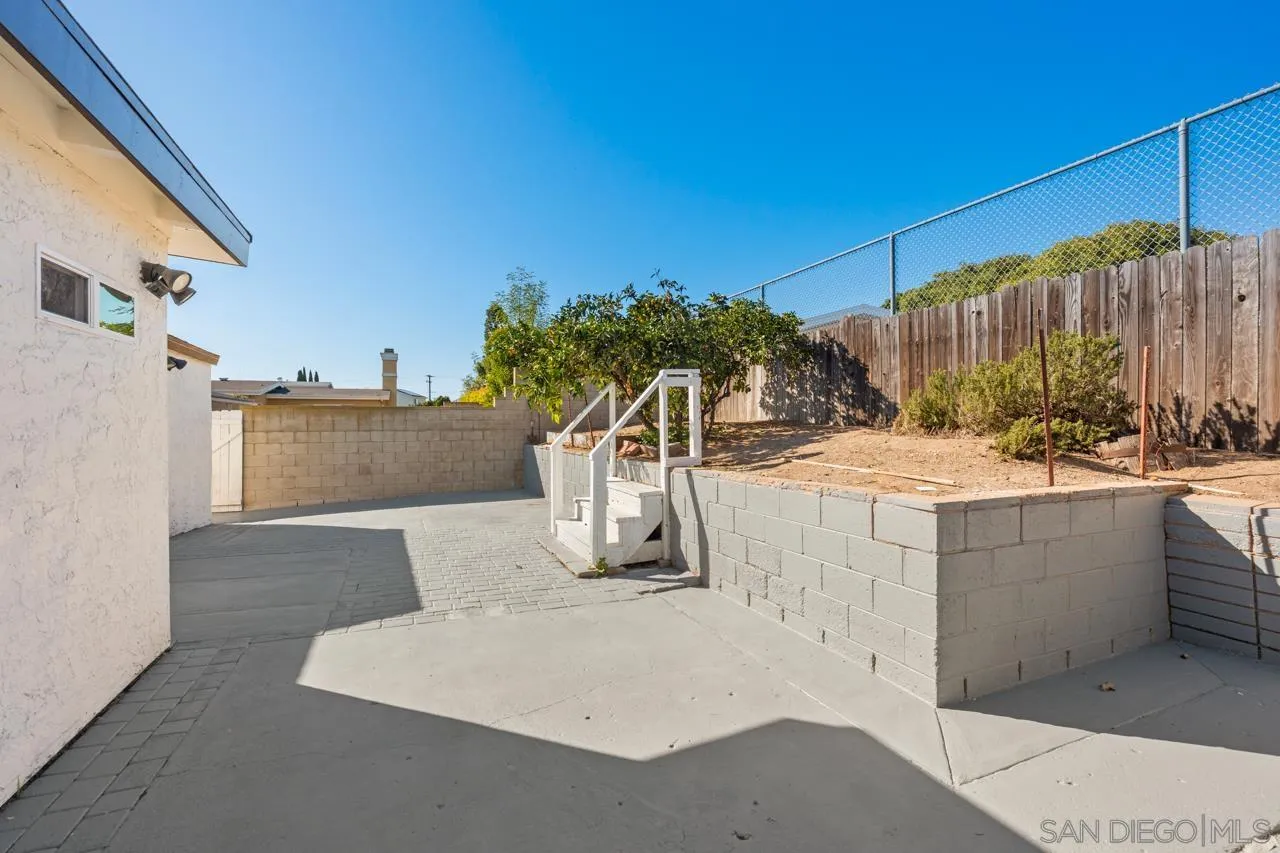 https://cdn.realtyfeed.com/cdn/127/260007243/895ebf111f3c63d6e972270bbd4af365.webp