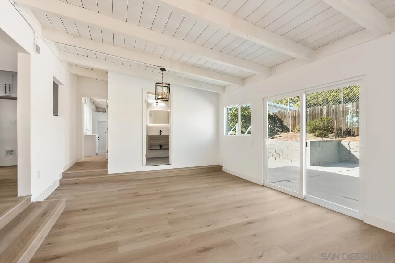 https://cdn.realtyfeed.com/cdn/127/260007243/92ee254b5341d575d427423d96b5b550.webp