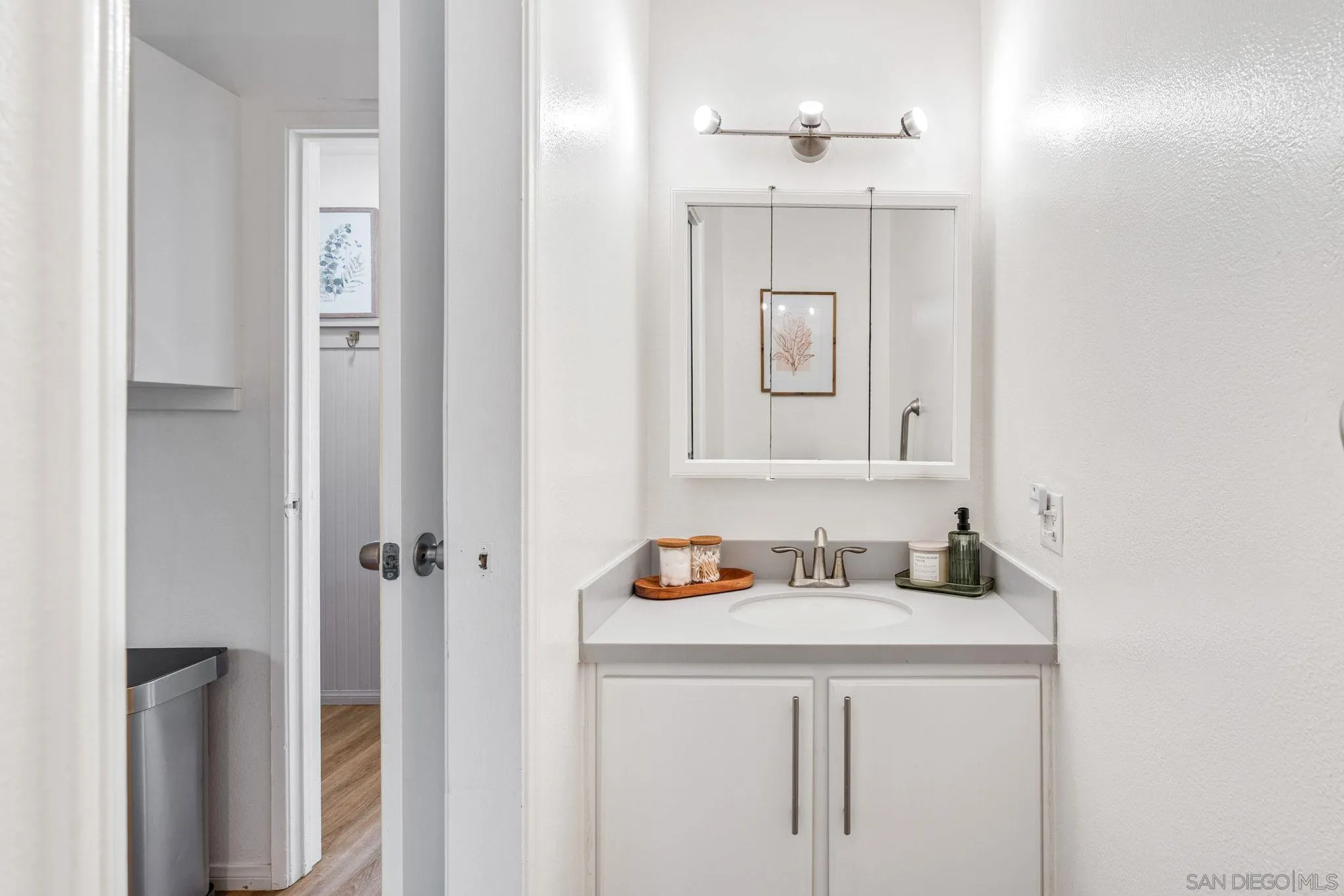 https://cdn.realtyfeed.com/cdn/127/260007250/5cb3a39d243cc37c193dcb368ae7a0d1.webp