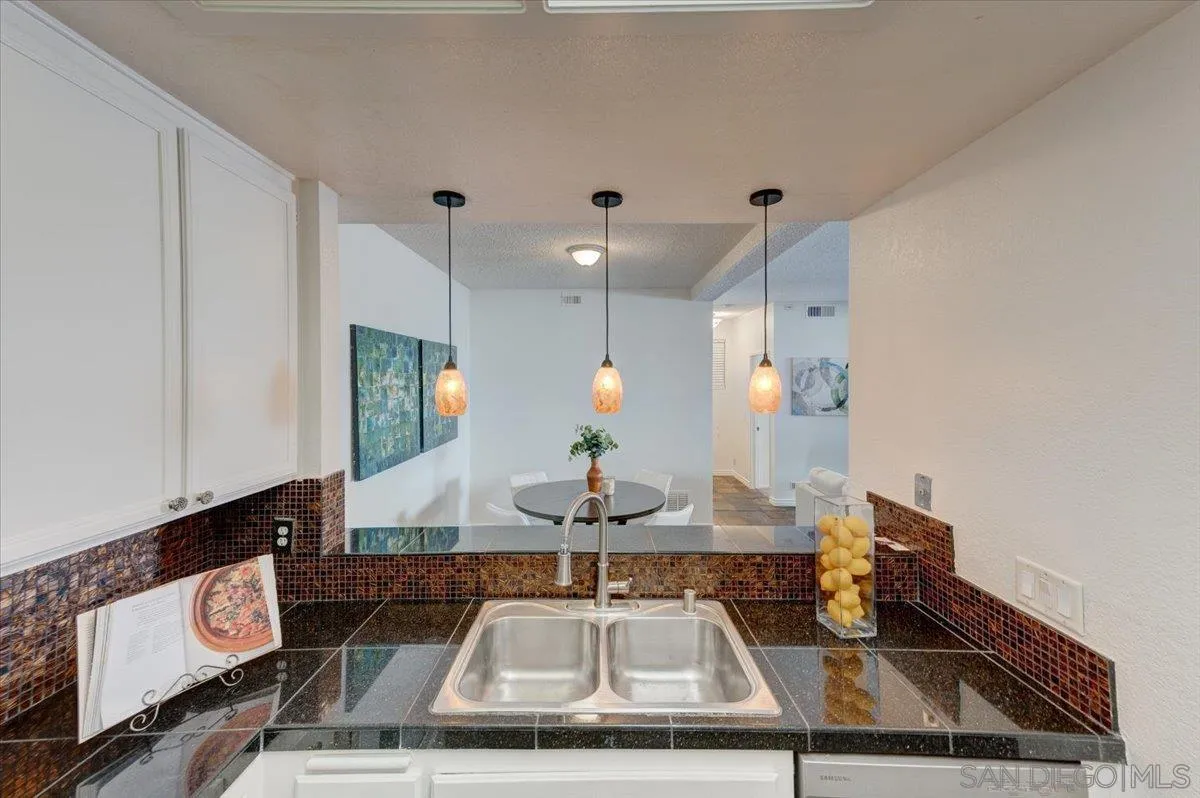 Photo #8: 260007260 Listing: Photo #8