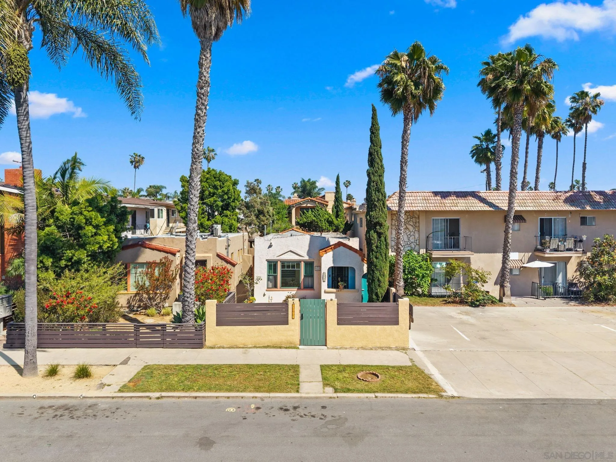 https://cdn.realtyfeed.com/cdn/127/260007262/31f613af2c44af88338bae7f2968a4fb.webp