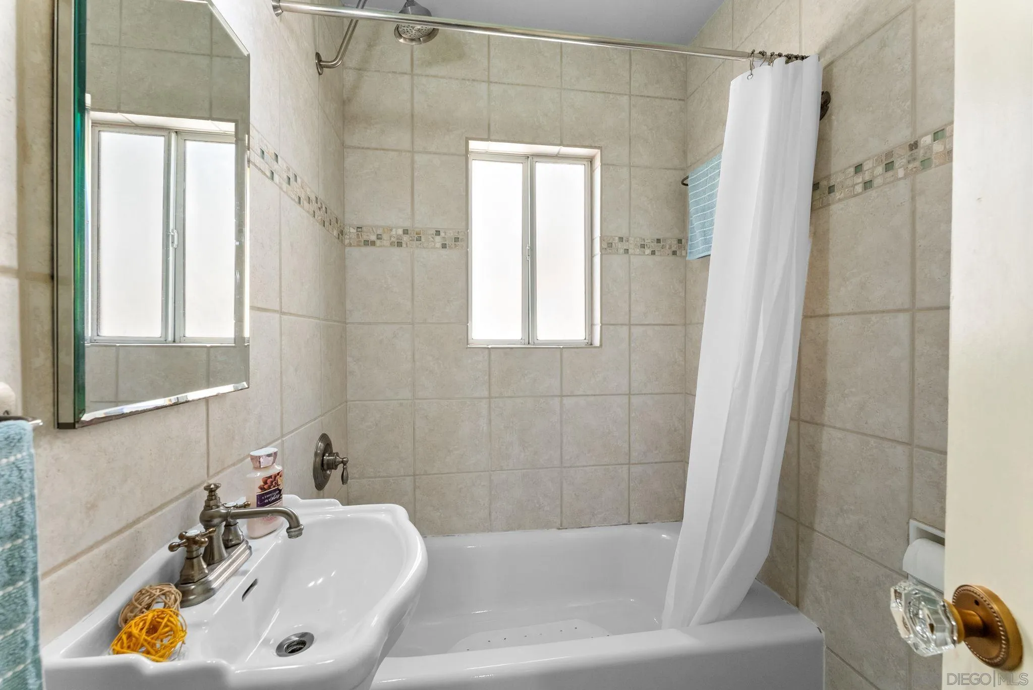 https://cdn.realtyfeed.com/cdn/127/260007262/9ac683c9414dfbf406915333cdd94233.webp