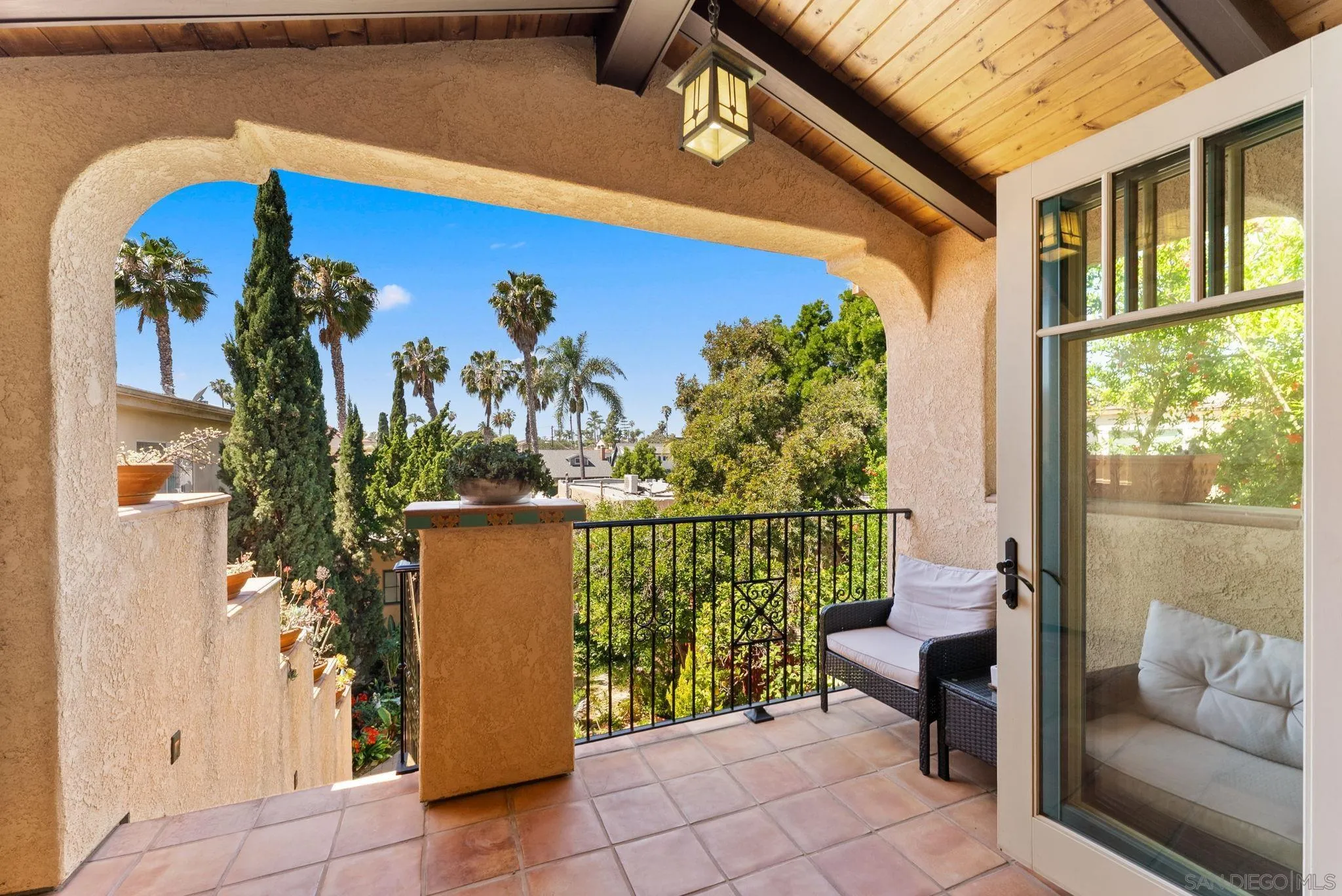 https://cdn.realtyfeed.com/cdn/127/260007262/a4695682d46309dfc47620d5a360e2f8.webp