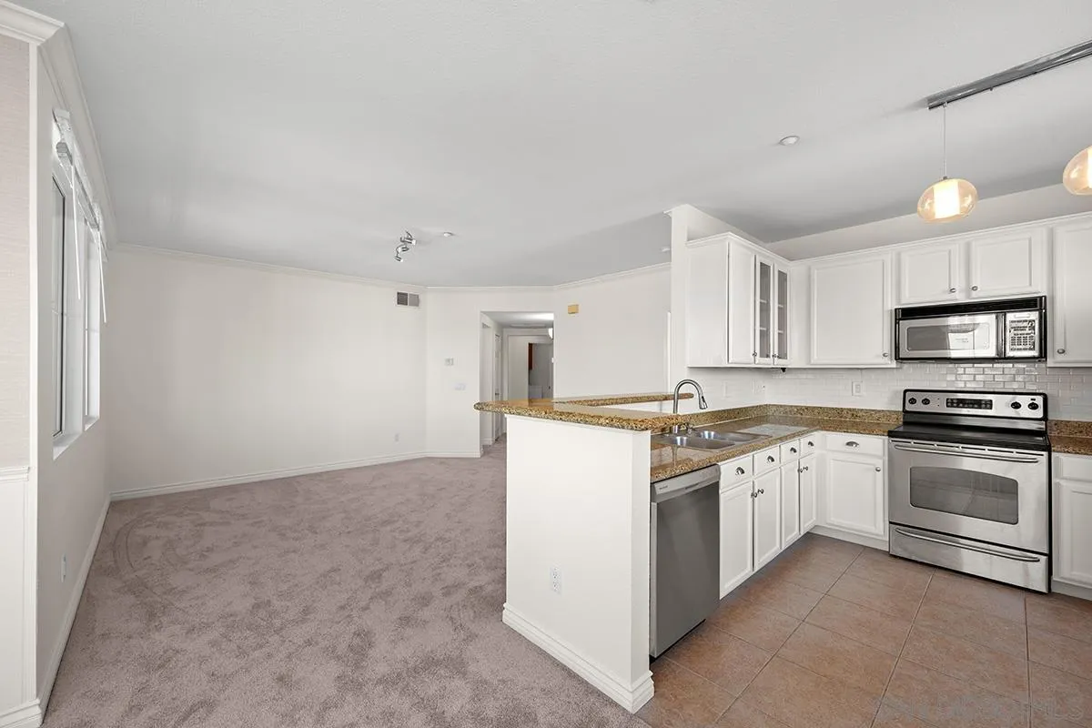 Photo #11: 260007284 Listing: Photo #11