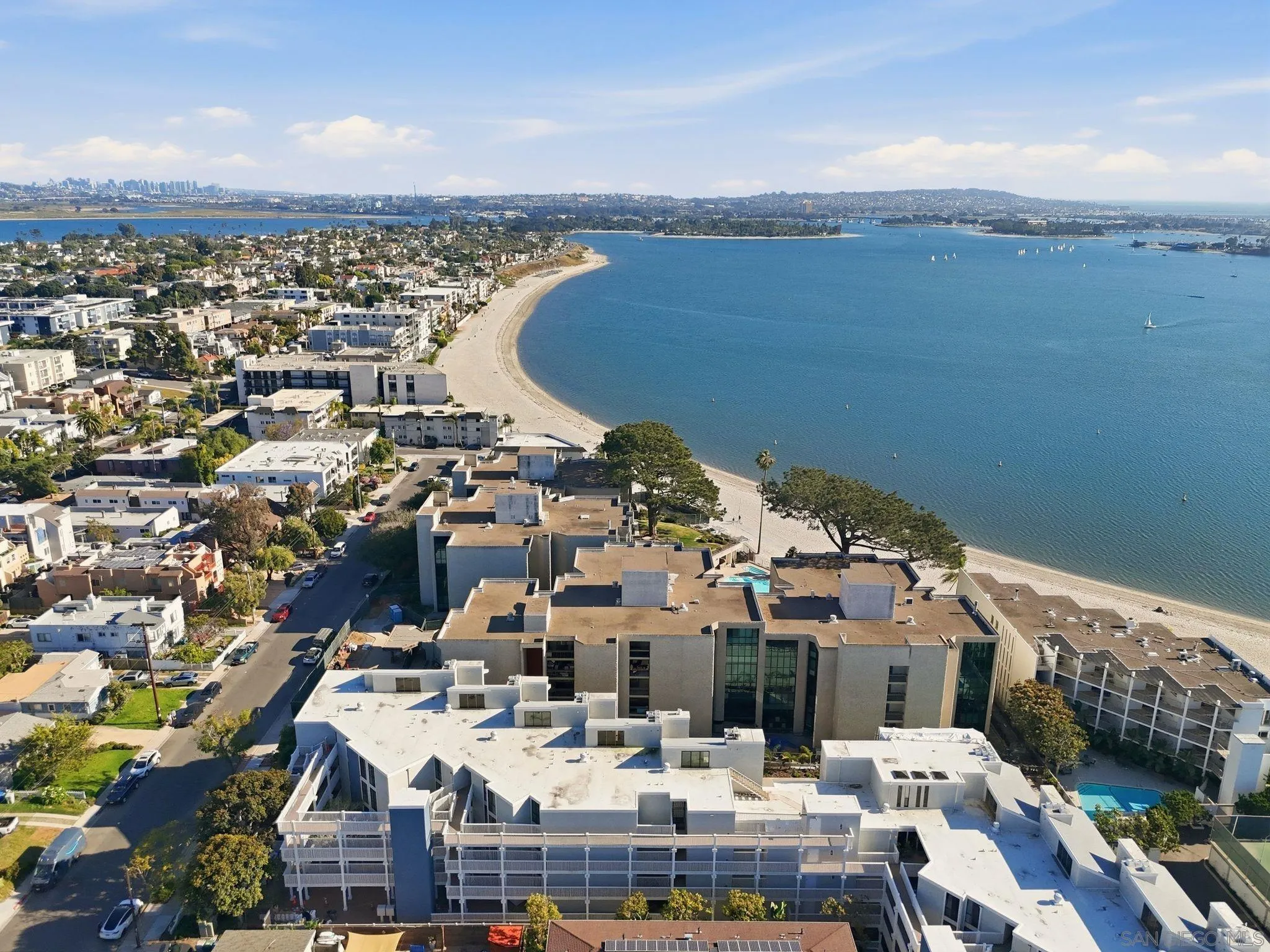 https://cdn.realtyfeed.com/cdn/127/260007286/6f064acfc66a5ada1bca06c39771e8eb.webp