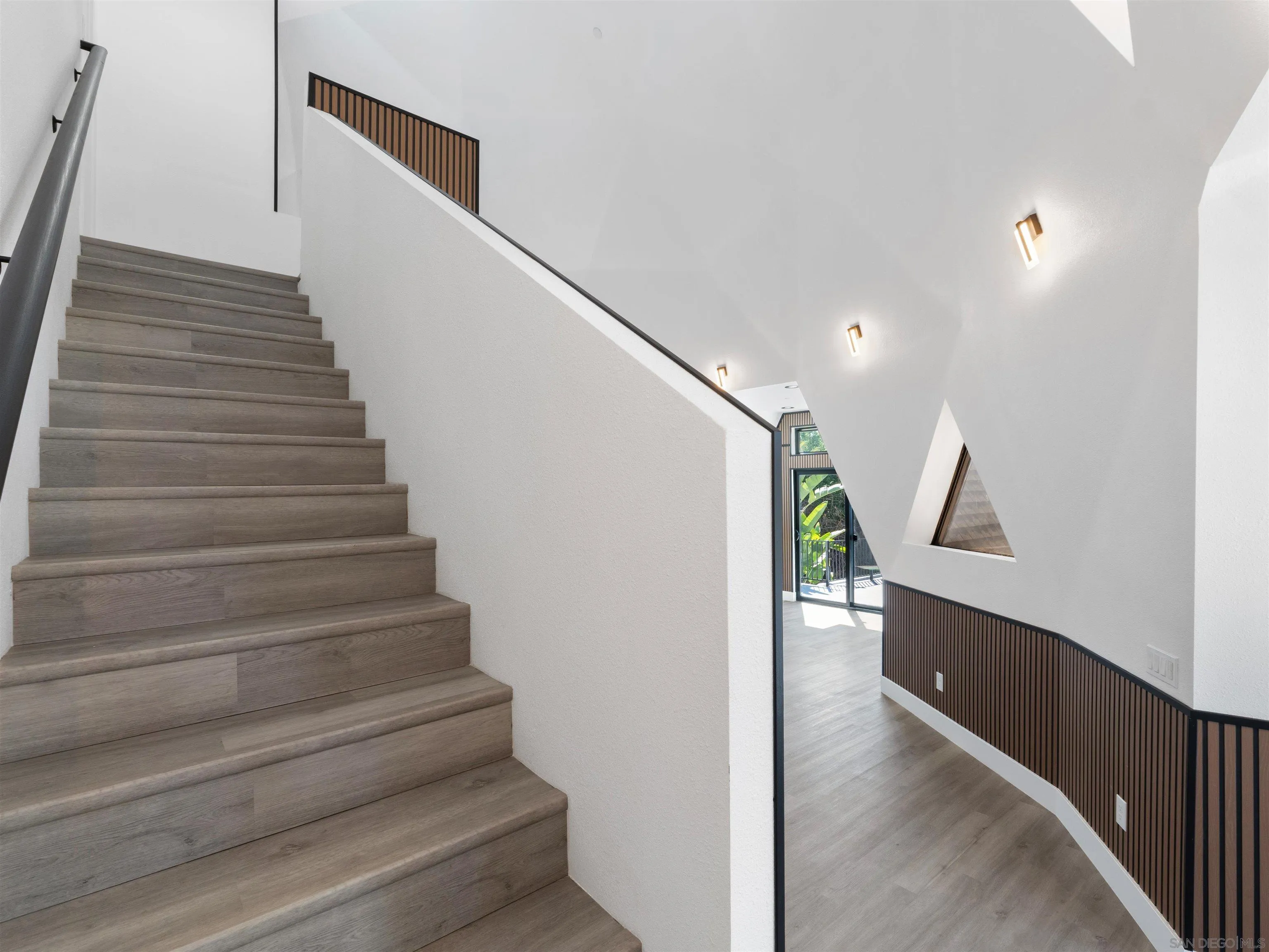 https://cdn.realtyfeed.com/cdn/127/260007289/47fbcbacb771ae636bfe6bd812875e13.webp