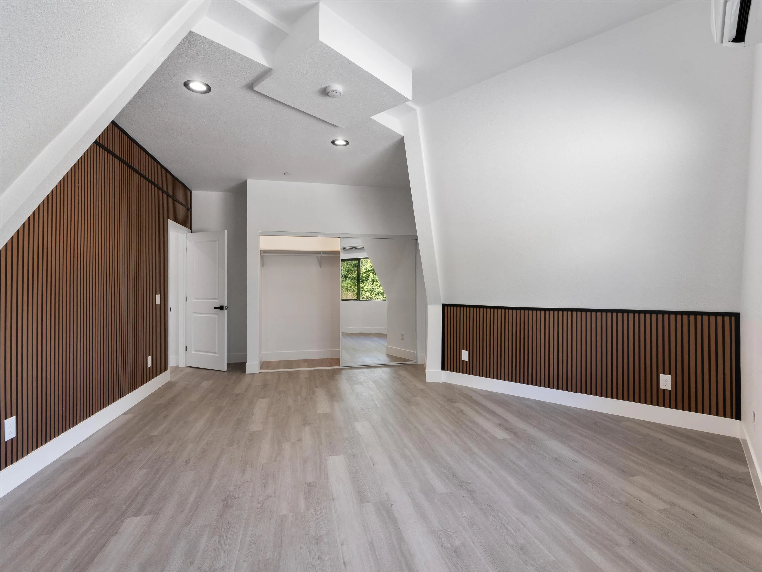 https://cdn.realtyfeed.com/cdn/127/260007289/a82dc4ae03c7f5c57245700efd683b91.webp