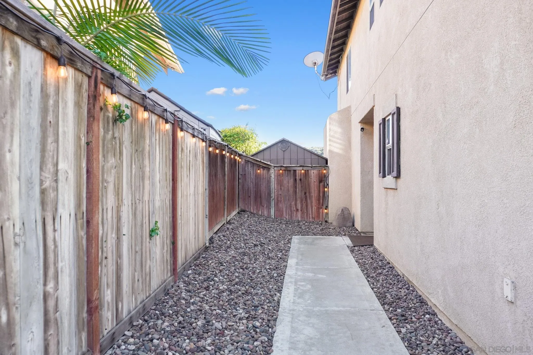 https://cdn.realtyfeed.com/cdn/127/260007293/90a67078aee5a86b2378e30b7150bfab.webp