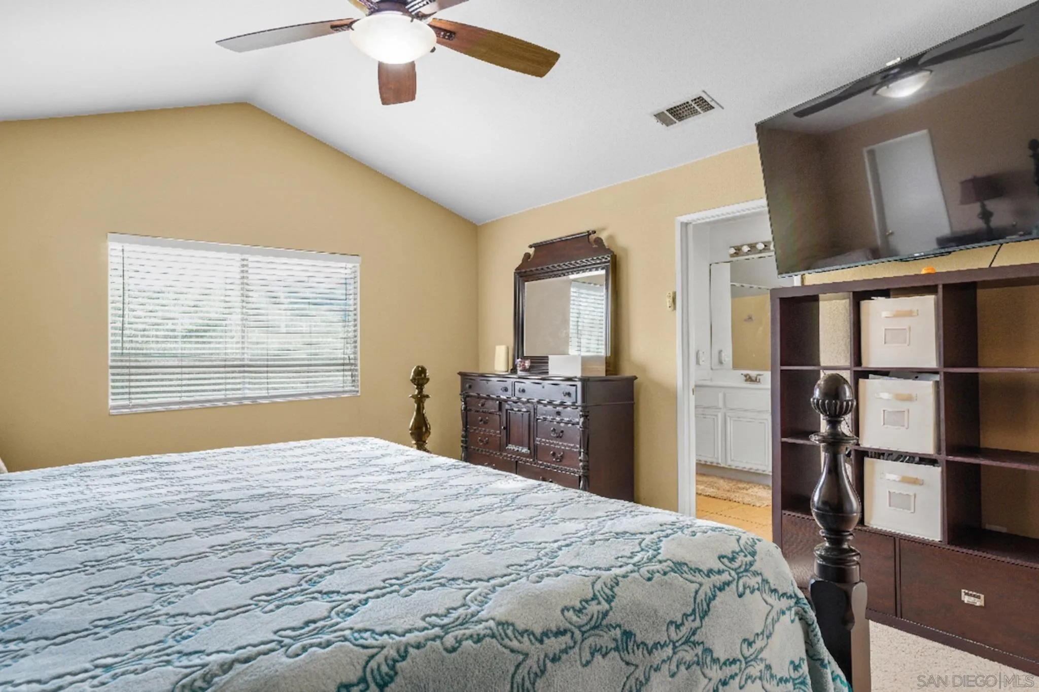 https://cdn.realtyfeed.com/cdn/127/260007293/9923f040be892b453bb391b278837c6c.webp