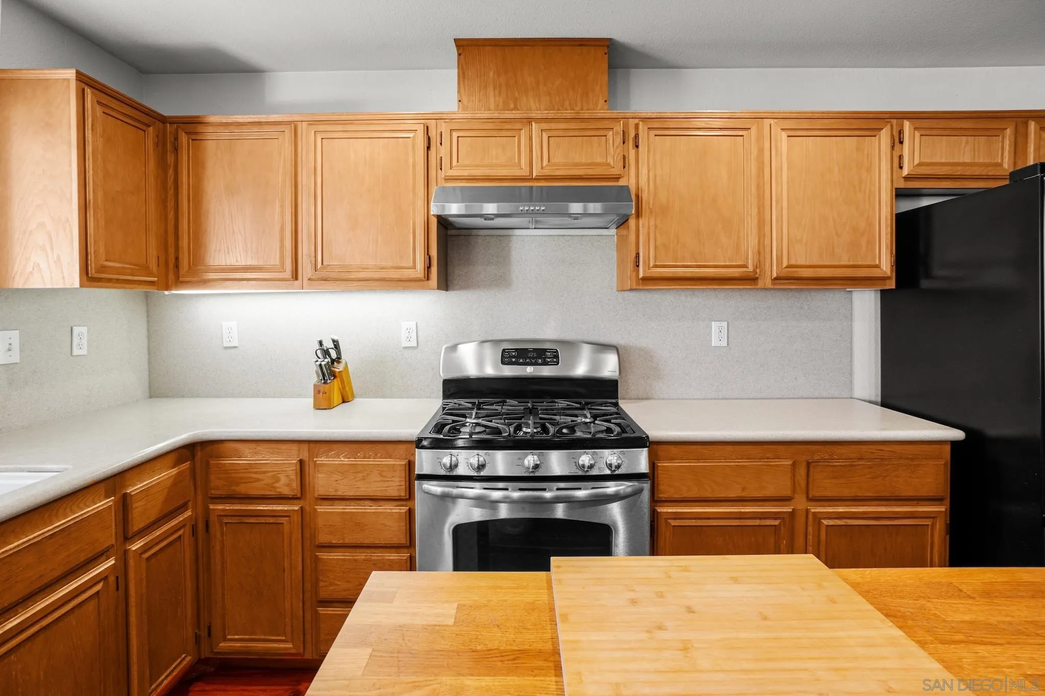 https://cdn.realtyfeed.com/cdn/127/260007293/a409ae7b809f70b2469ab745149be716.webp
