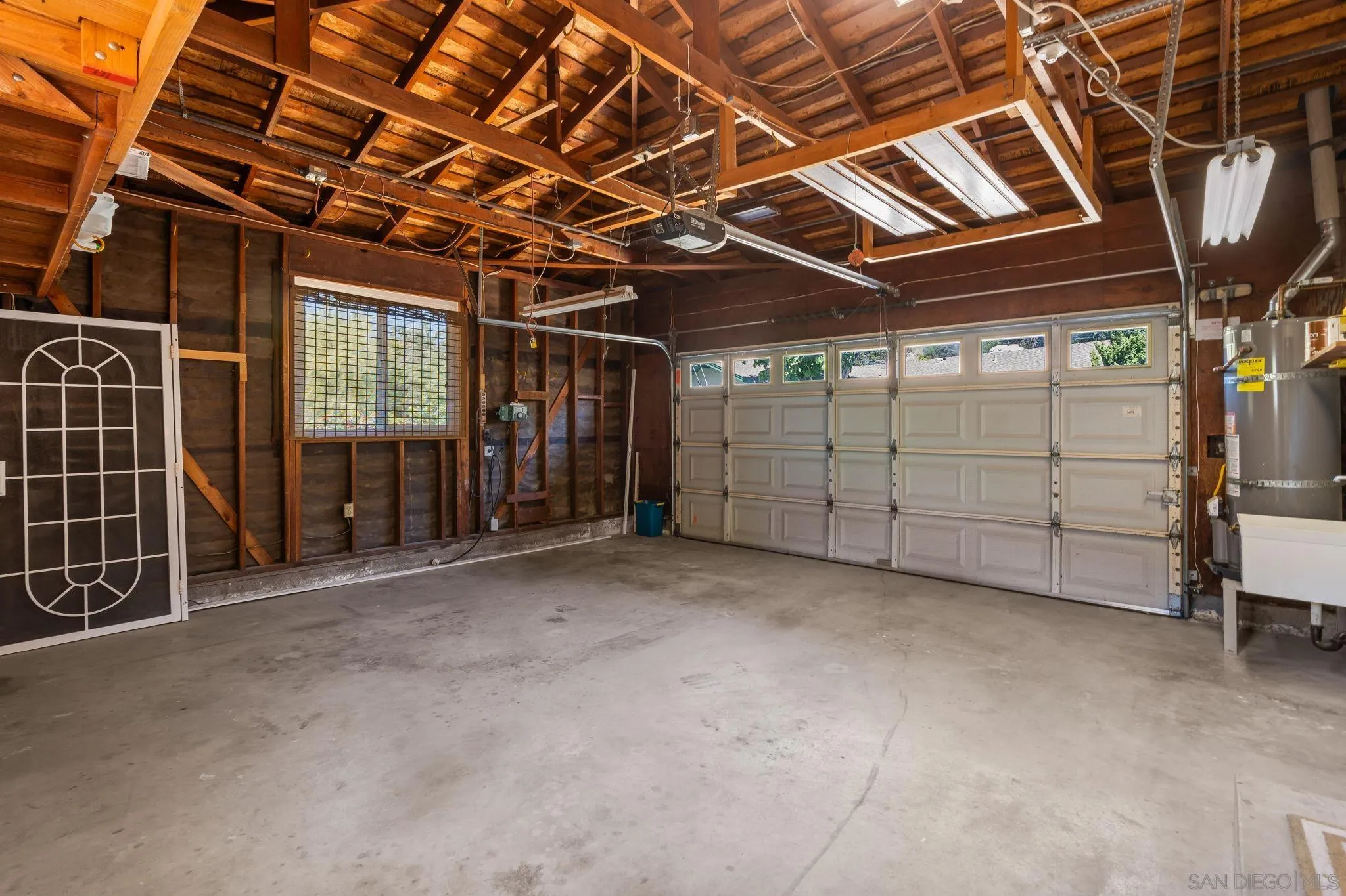 https://cdn.realtyfeed.com/cdn/127/260007296/01b1799aa0c75f5178b5edee1f257102.webp