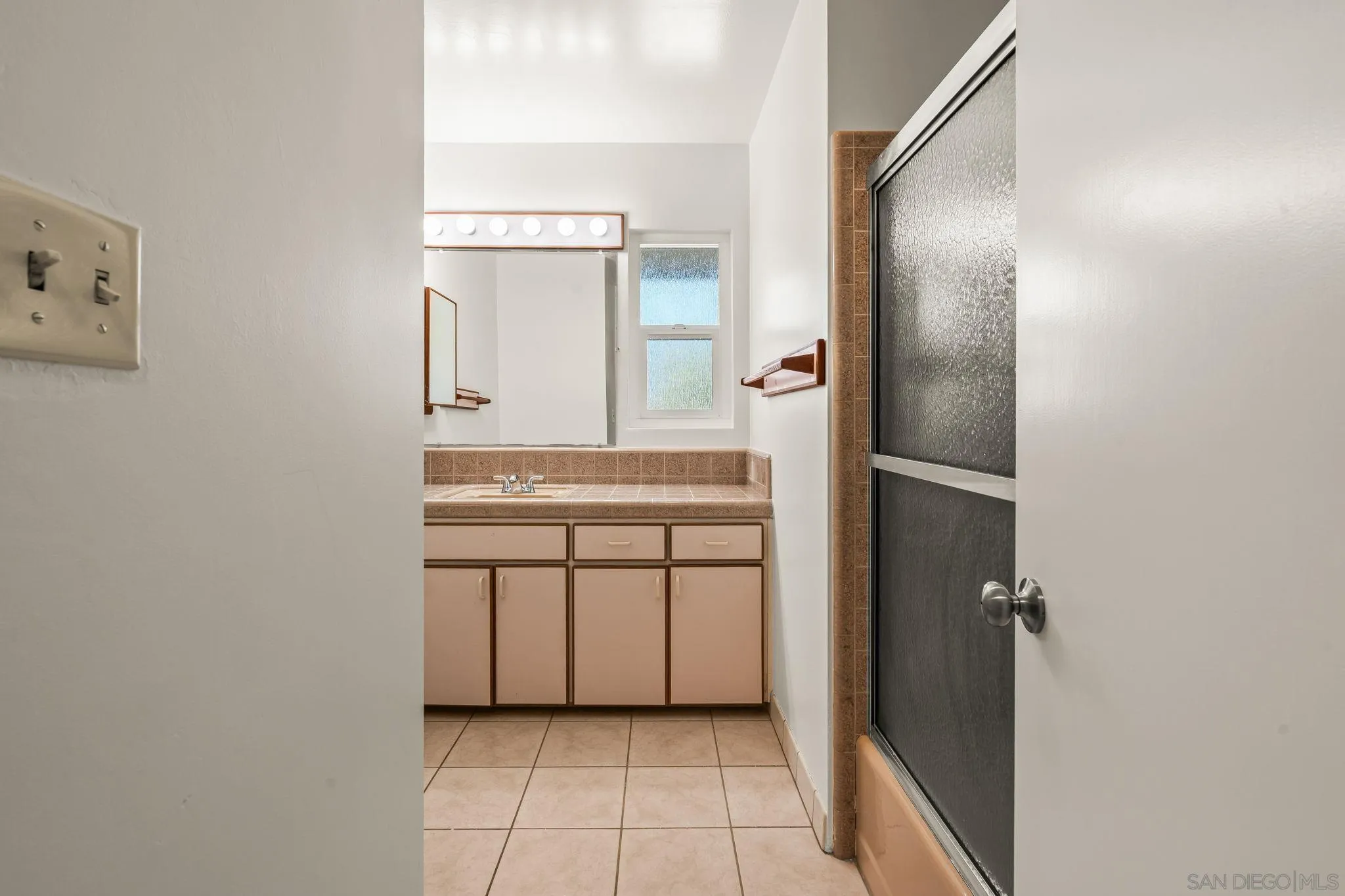 https://cdn.realtyfeed.com/cdn/127/260007296/4f972cc7788dfbc417a0993847b74aea.webp