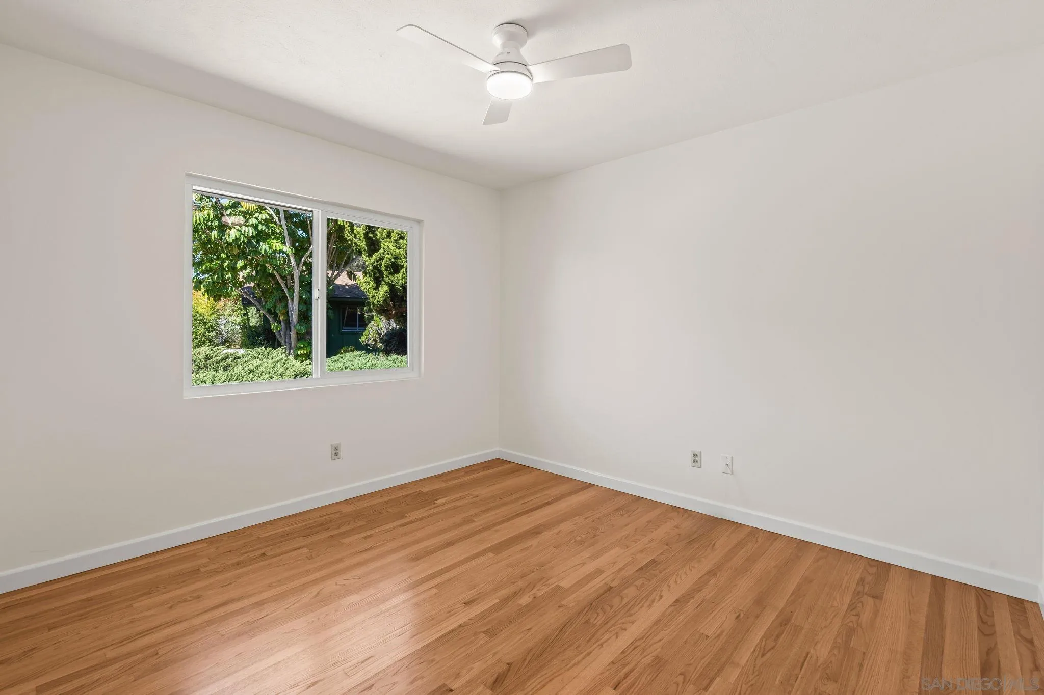https://cdn.realtyfeed.com/cdn/127/260007296/70cc0a1641202217037951b87c747e35.webp