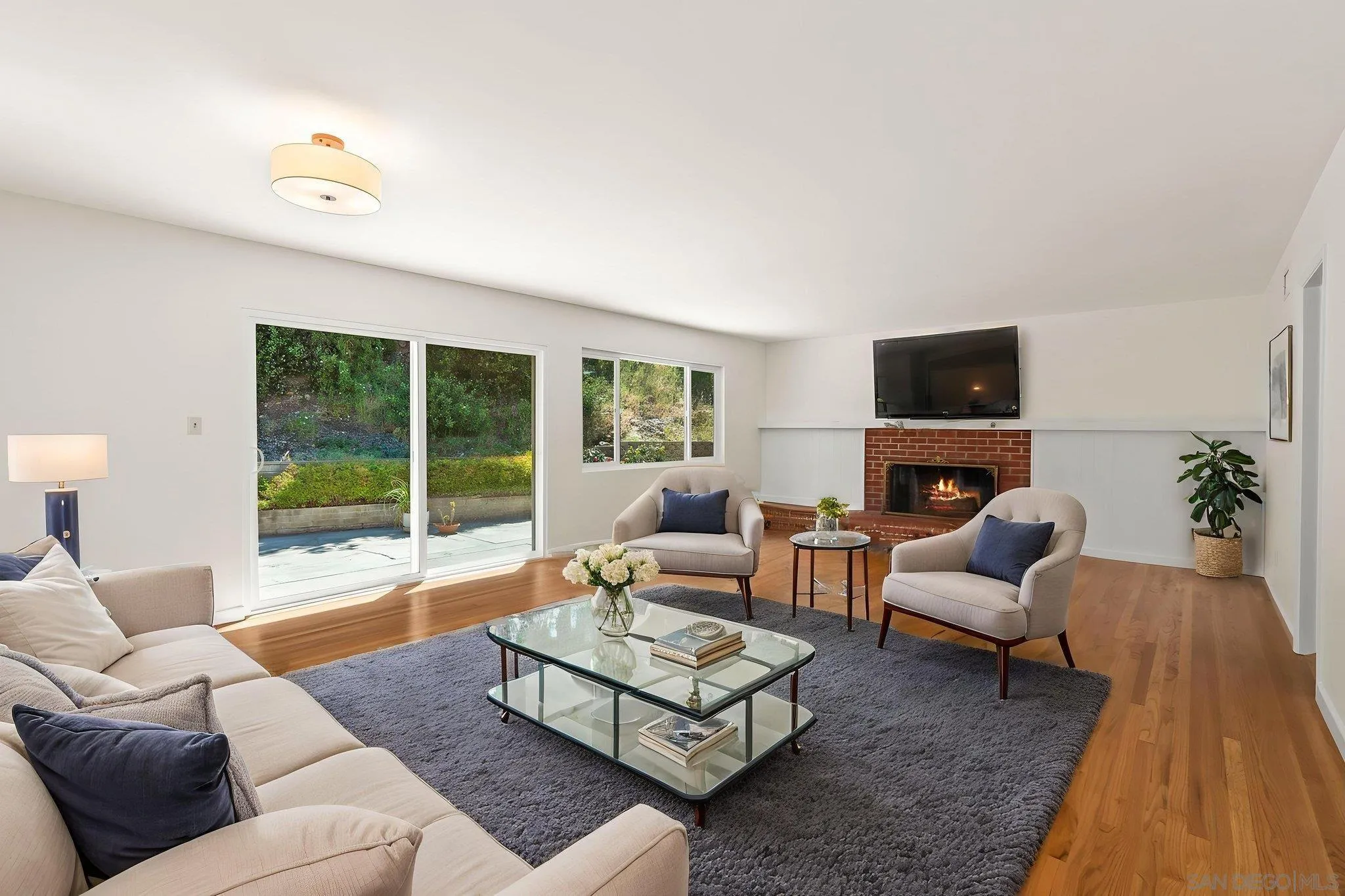 https://cdn.realtyfeed.com/cdn/127/260007296/8c3de2fbc2120de1b16de2678c180b3f.webp