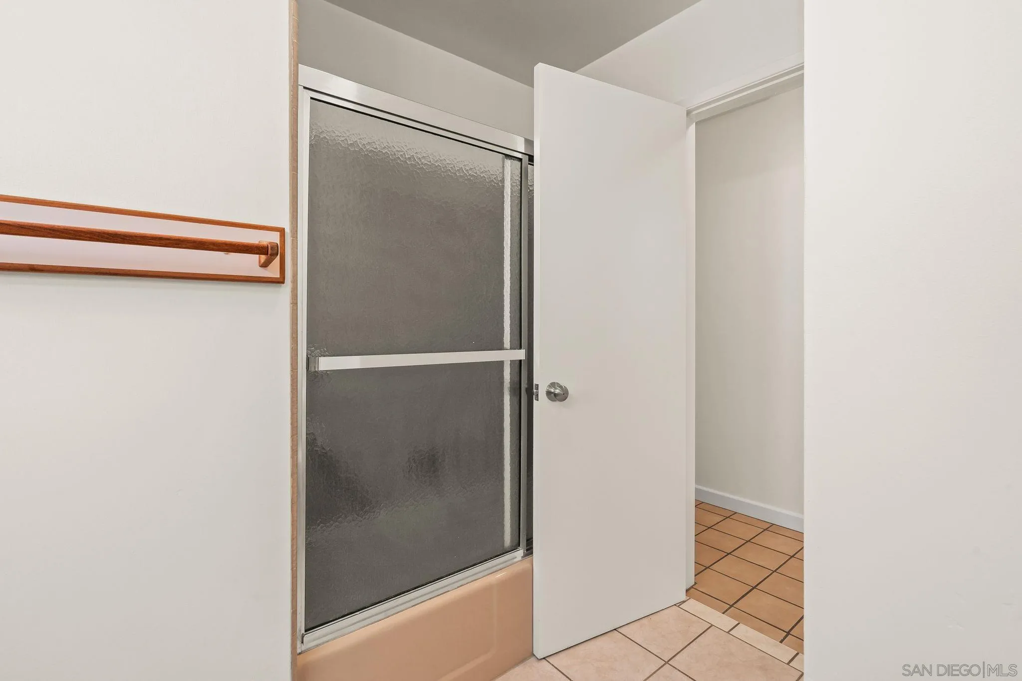 https://cdn.realtyfeed.com/cdn/127/260007296/98982f278e59d8291d2e63f9c3462302.webp
