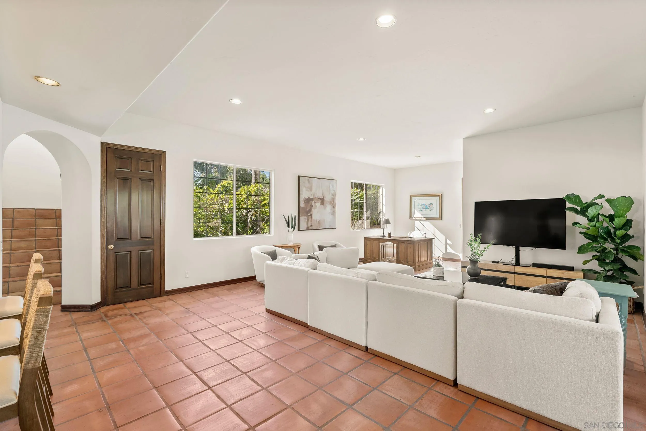 https://cdn.realtyfeed.com/cdn/127/260007299/0190569d034d2983ca719e4f4f32985c.webp
