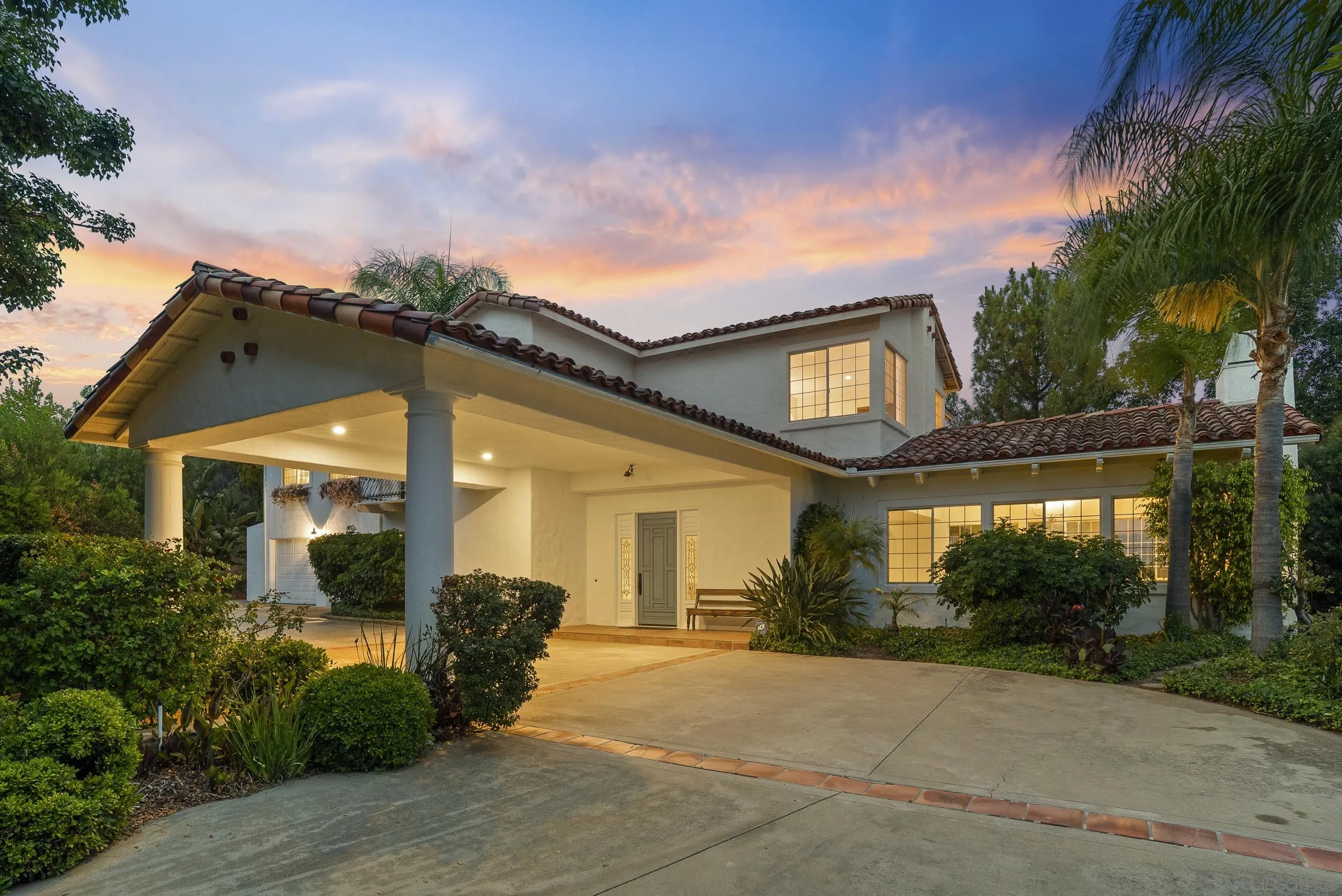 https://cdn.realtyfeed.com/cdn/127/260007299/af265117e600d5db40bb2158cc773c27.webp