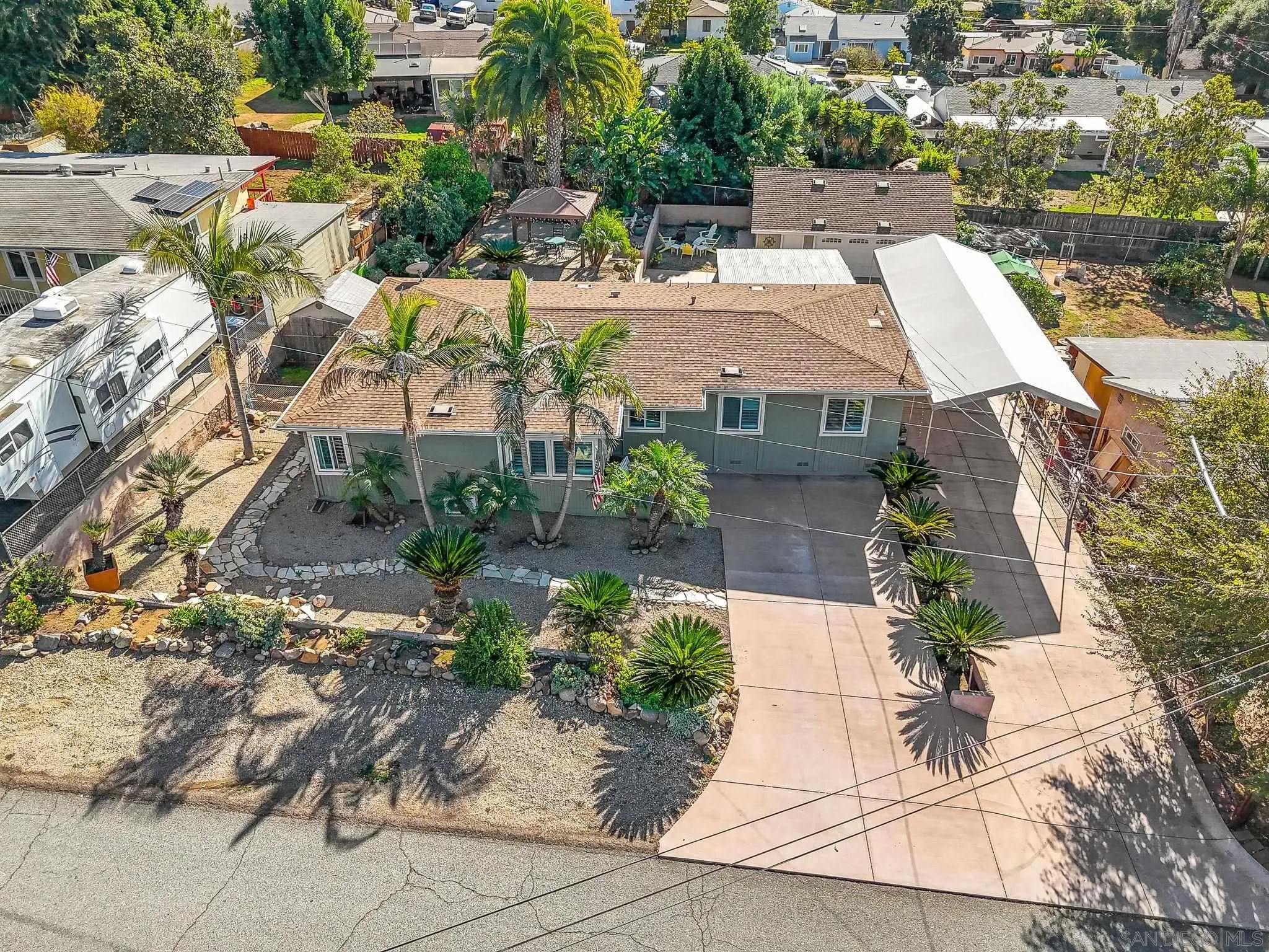 https://cdn.realtyfeed.com/cdn/127/2600073/cf53b56db923848387d4abbc5f671329.webp