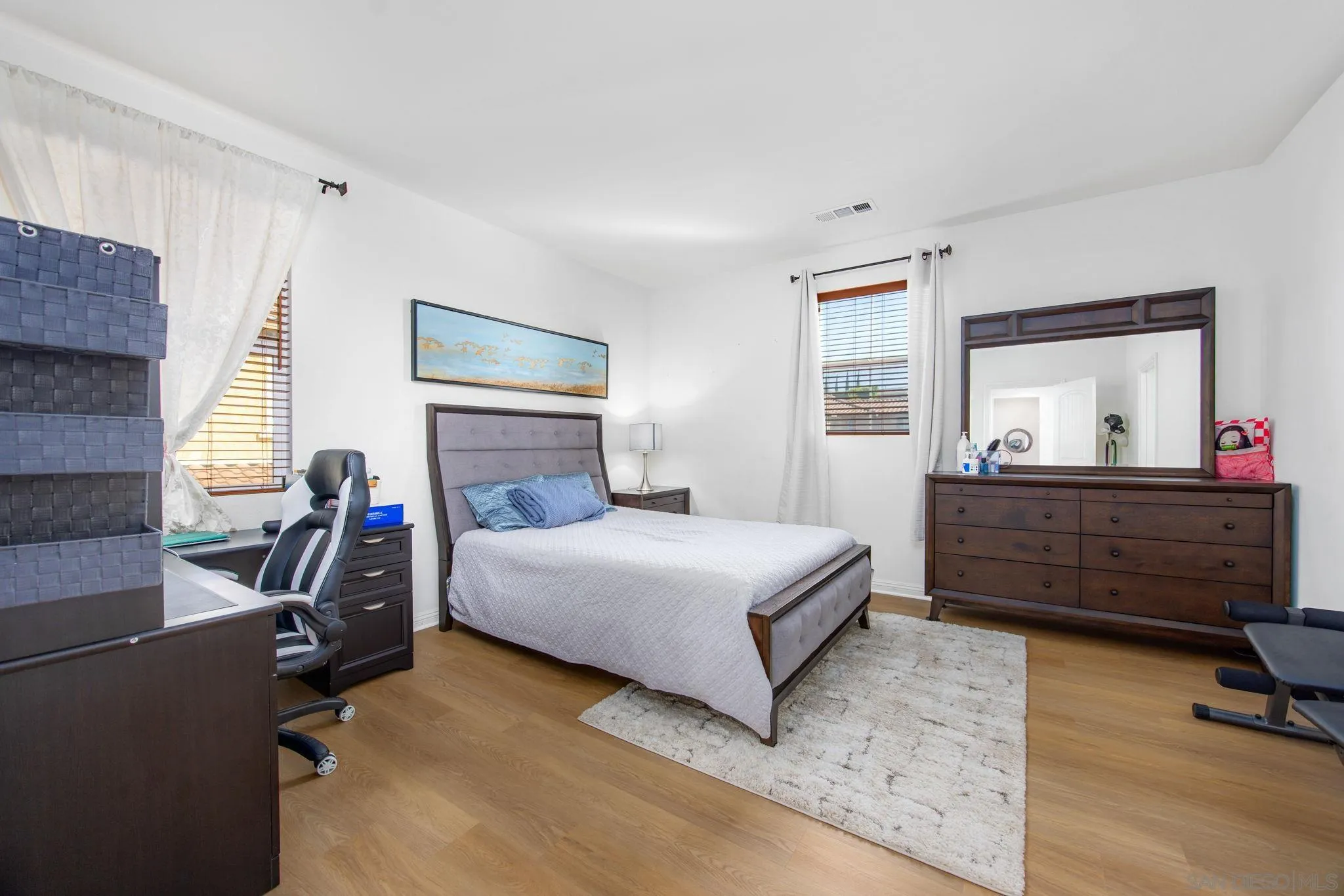 https://cdn.realtyfeed.com/cdn/127/260007301/15d4147050b11b1ee844b32560b9954d.webp