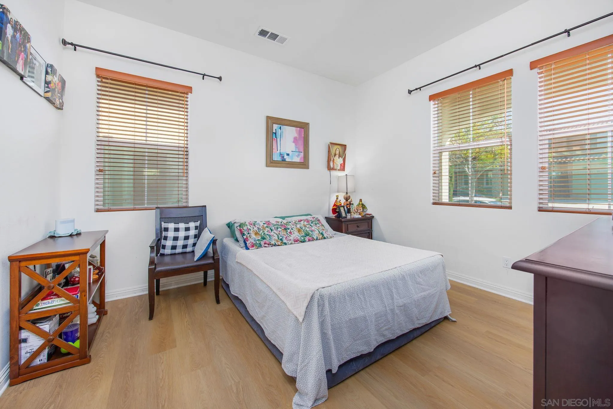 https://cdn.realtyfeed.com/cdn/127/260007301/5b363b5bdf035850d9a19e6cc52a85e0.webp