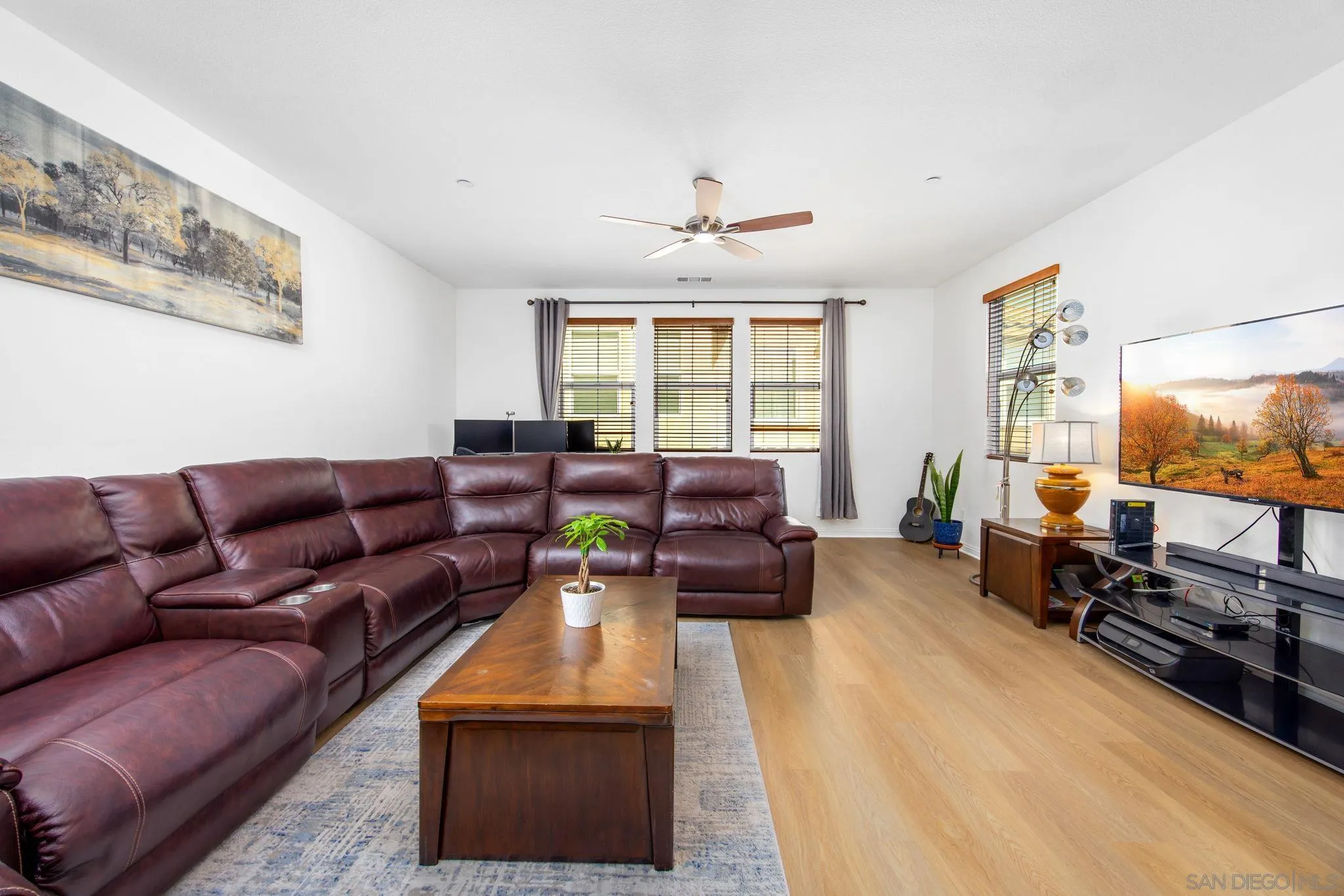 https://cdn.realtyfeed.com/cdn/127/260007301/c7b7042f6740bb7a97a8512be8e61862.webp