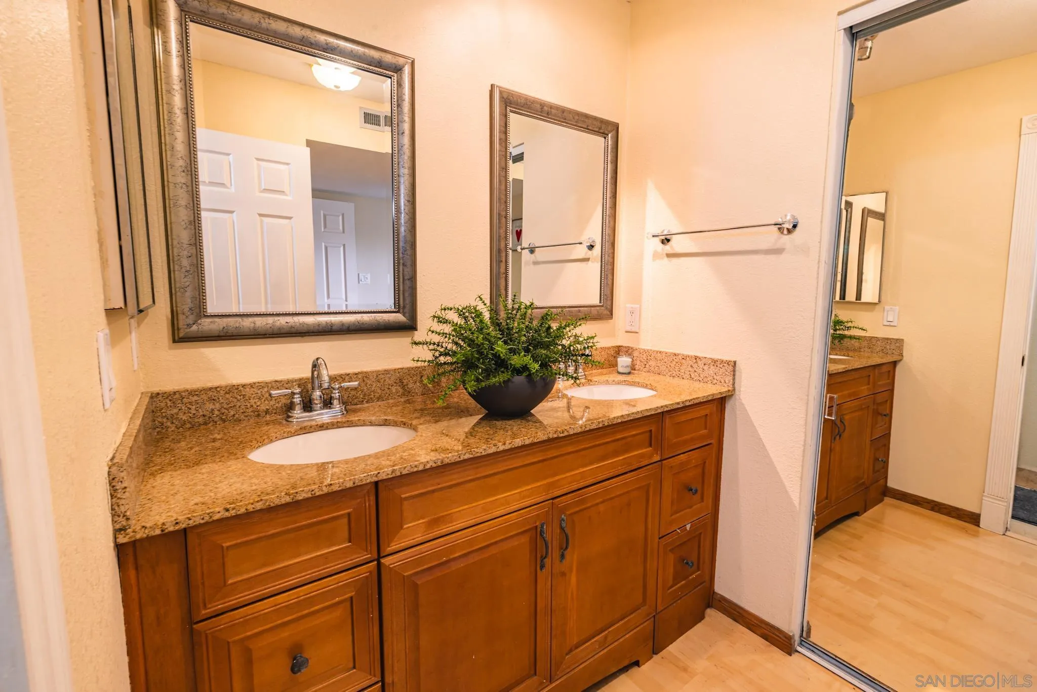 https://cdn.realtyfeed.com/cdn/127/260007314/0473e035c6ee692172e5cd588f54d9f0.webp