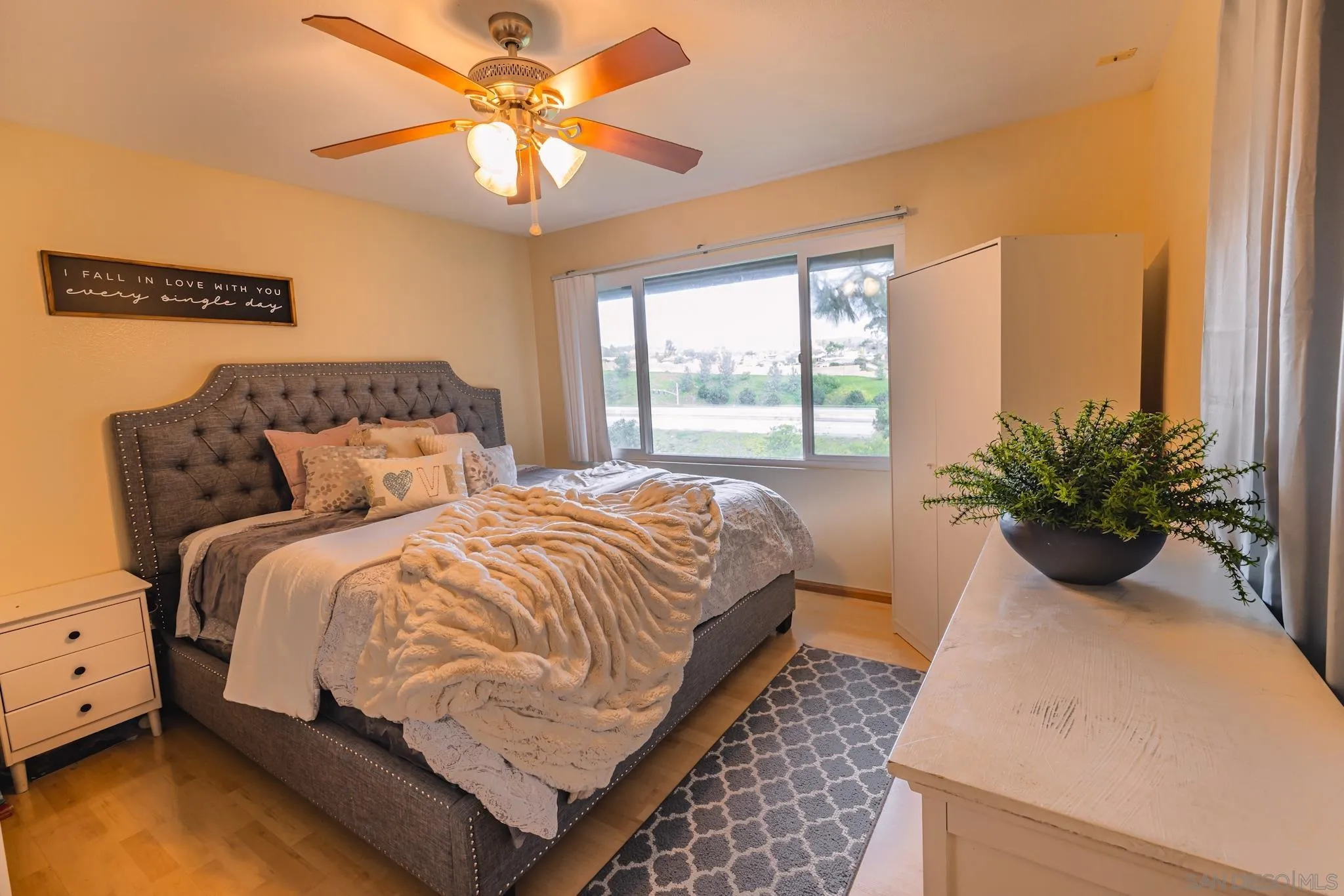 https://cdn.realtyfeed.com/cdn/127/260007314/294c811761912460a2cc461919916dfc.webp