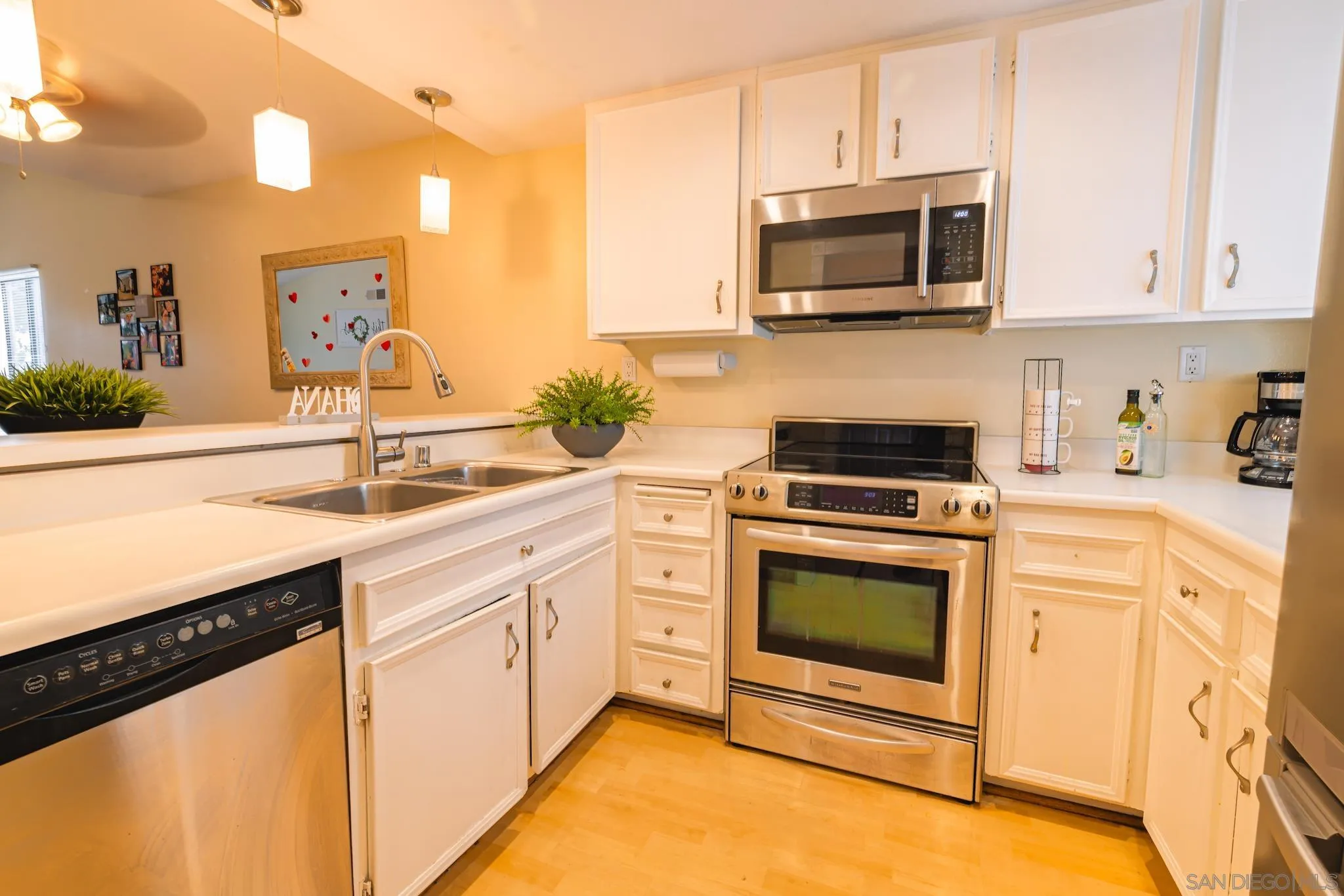 https://cdn.realtyfeed.com/cdn/127/260007314/eca5b521dd28d801f1b8b2fcb5d9ab04.webp