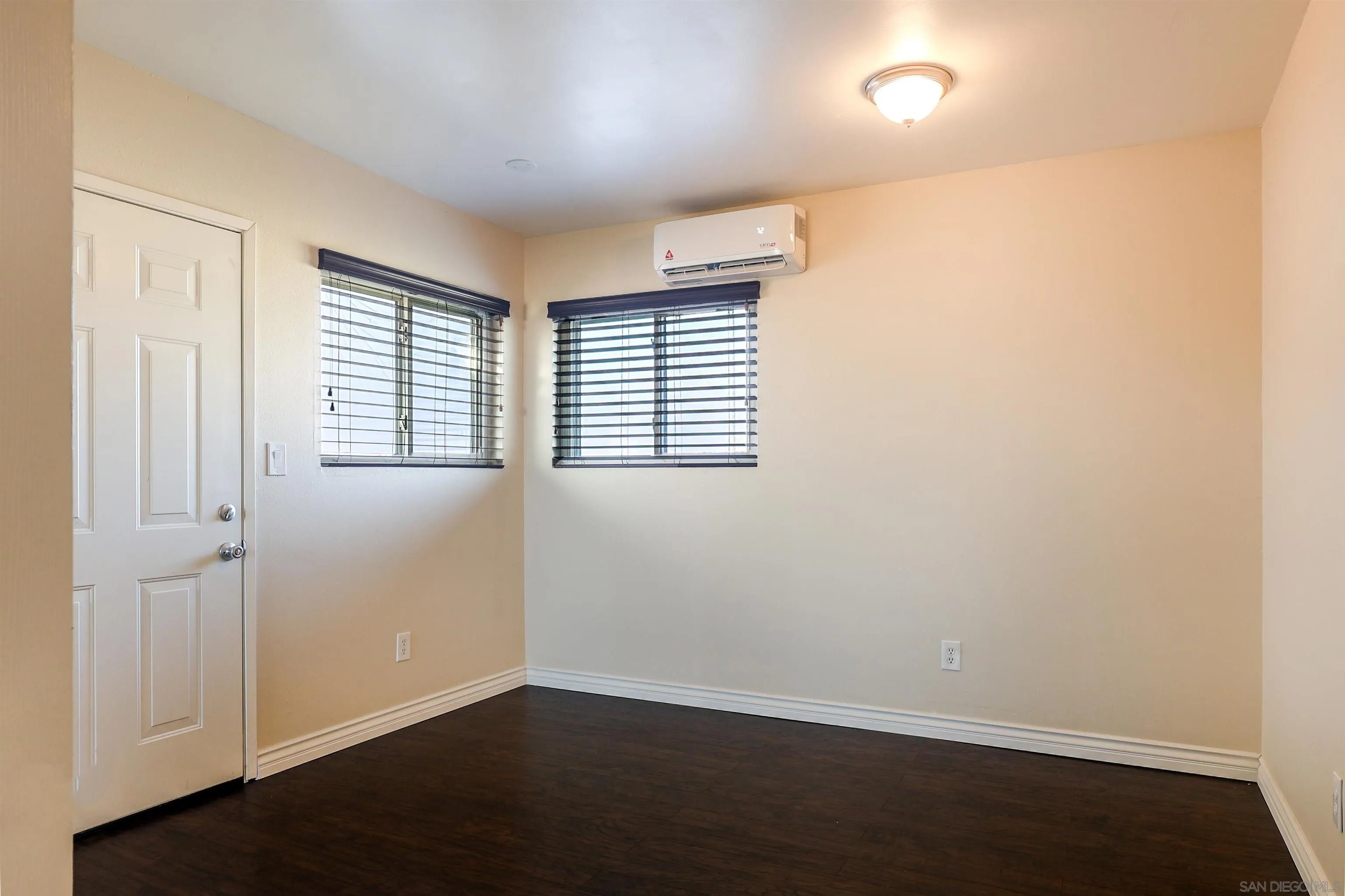 https://cdn.realtyfeed.com/cdn/127/260007315/1594cda3a68b376edc1af88158831f4d.webp