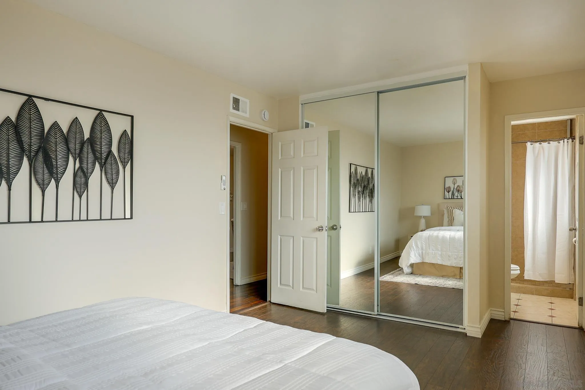 https://cdn.realtyfeed.com/cdn/127/260007315/4906b44e23331f9e62d32912db661232.webp