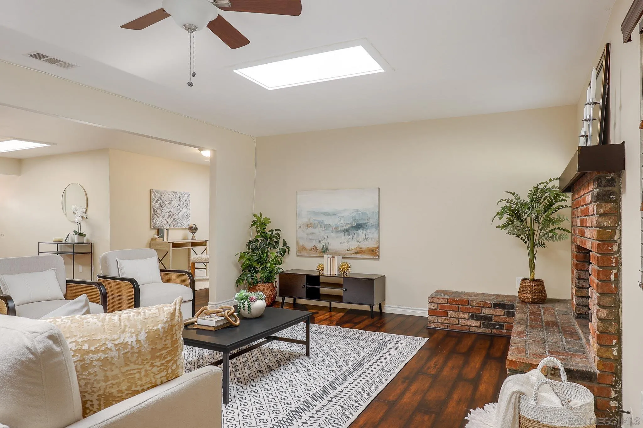 https://cdn.realtyfeed.com/cdn/127/260007315/638c1e88767baba3bdcec16d718ee116.webp