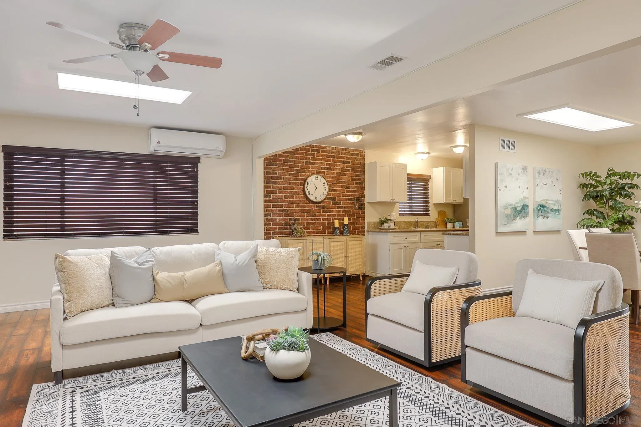 https://cdn.realtyfeed.com/cdn/127/260007315/9bccadca9f8888c1caedc3f491631553.webp