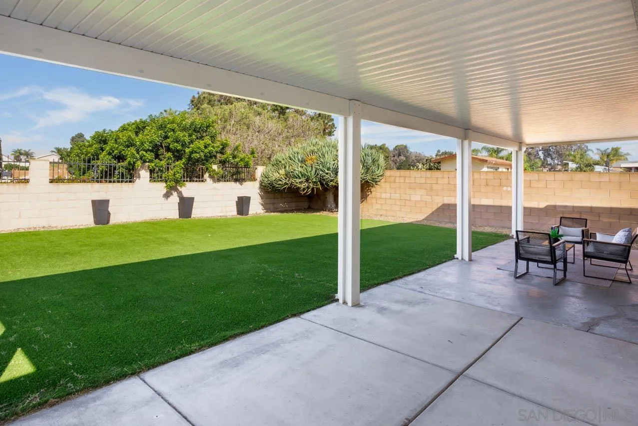 https://cdn.realtyfeed.com/cdn/127/260007315/acb5c5fb3aae9954bba361879578baef.webp
