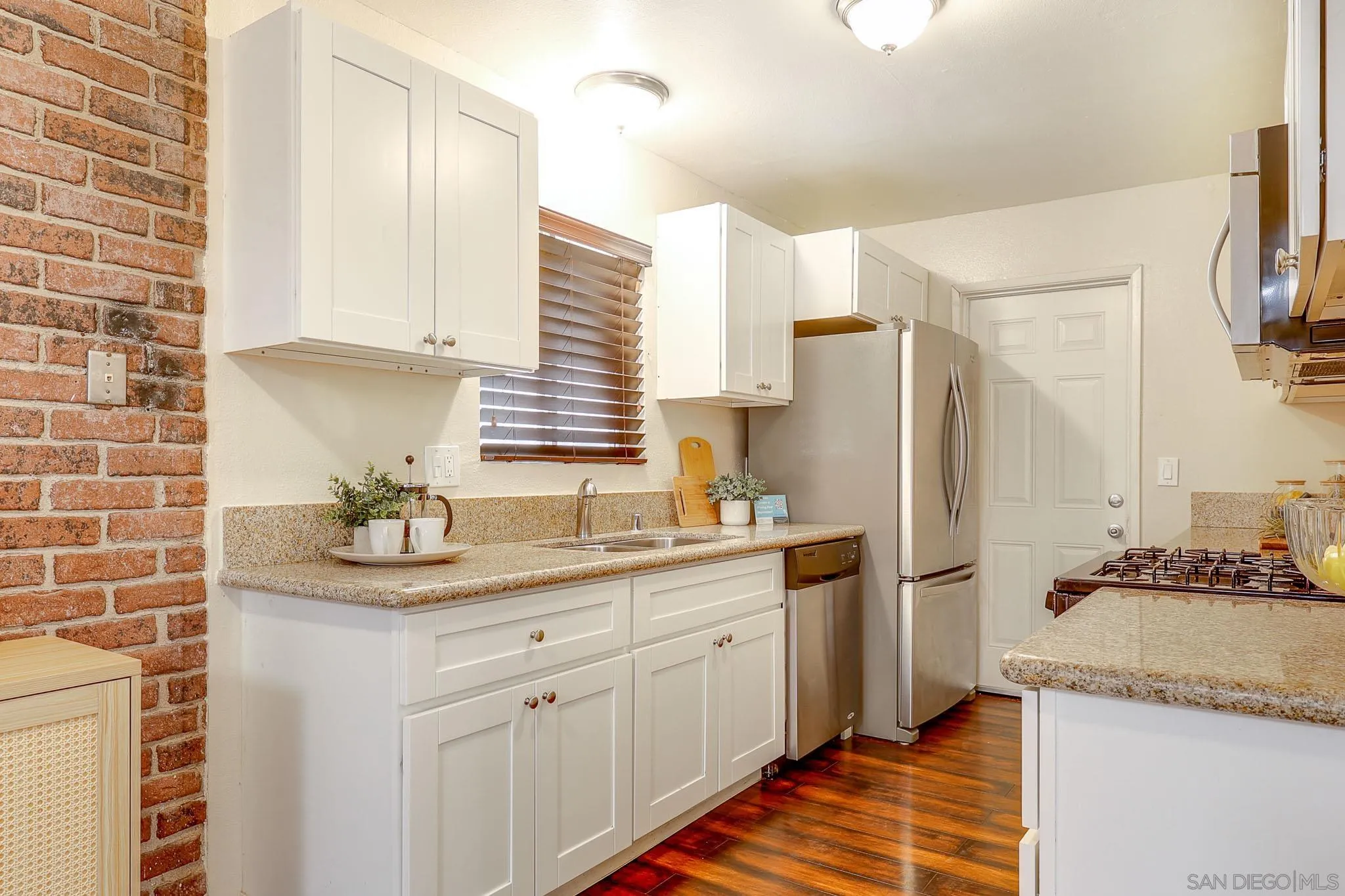 https://cdn.realtyfeed.com/cdn/127/260007315/c141469c5d7e99725aec956ba05181bf.webp