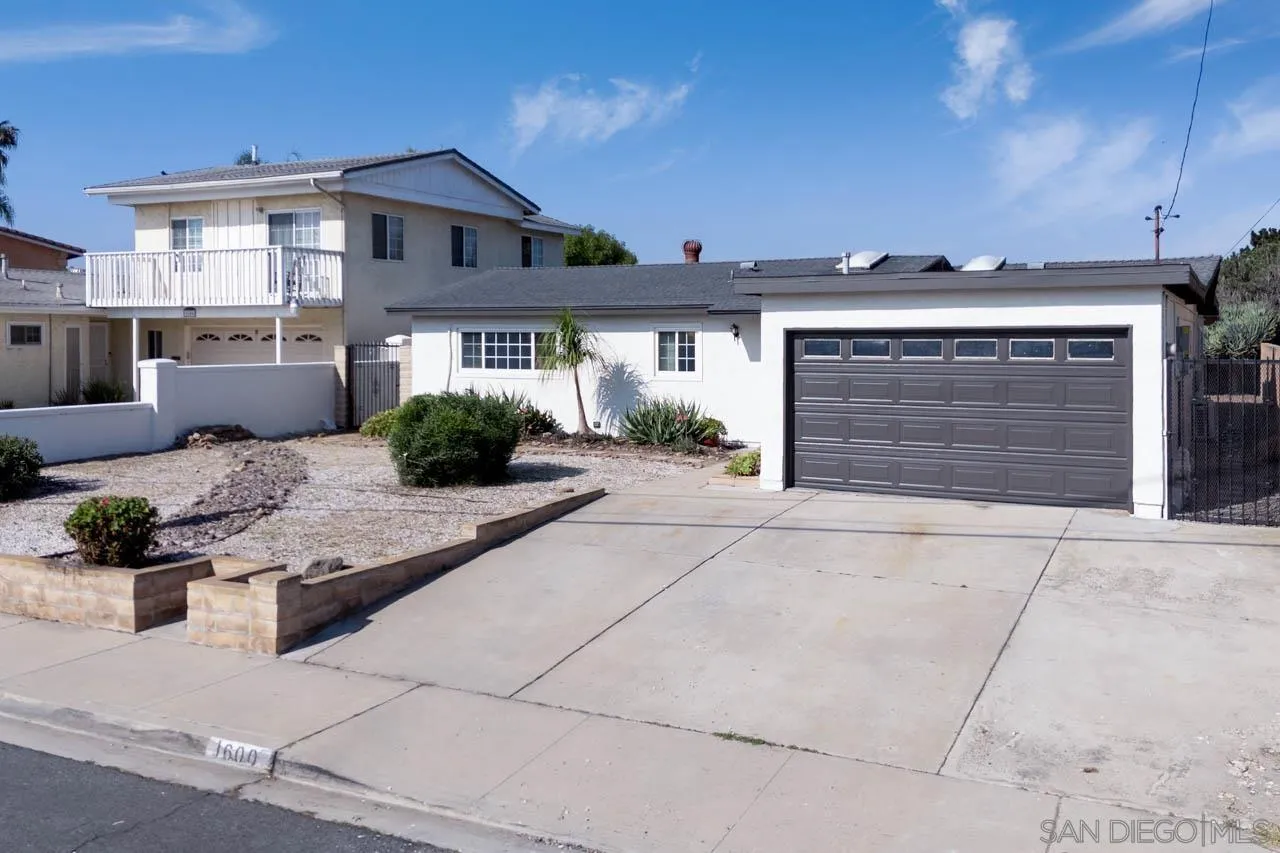 https://cdn.realtyfeed.com/cdn/127/260007315/f3792a4d8c6186572b6f9cd81cd7cb15.webp