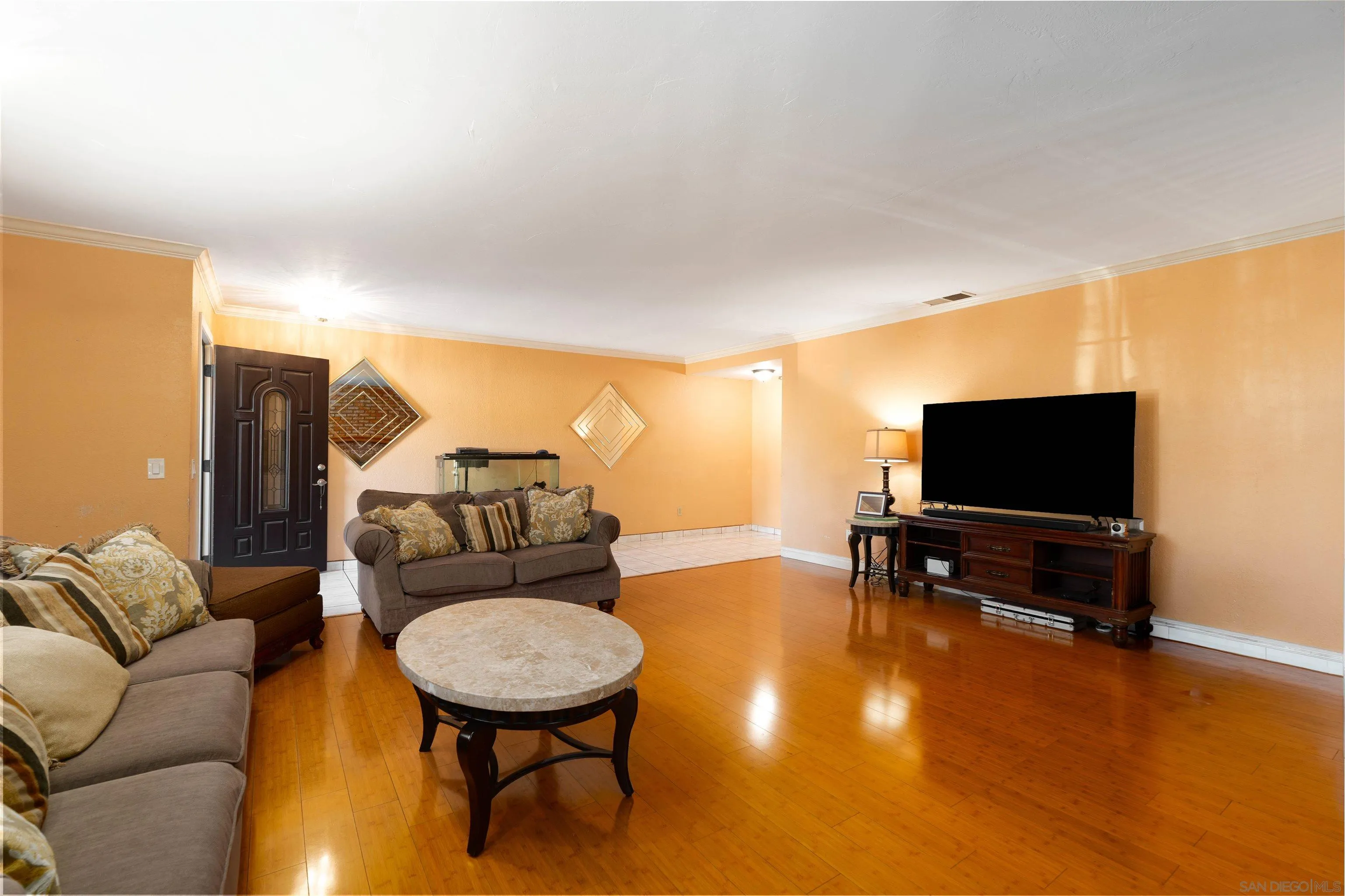 https://cdn.realtyfeed.com/cdn/127/260007317/1d8cb4c02fa85fe25638fdf1d1e139d8.webp