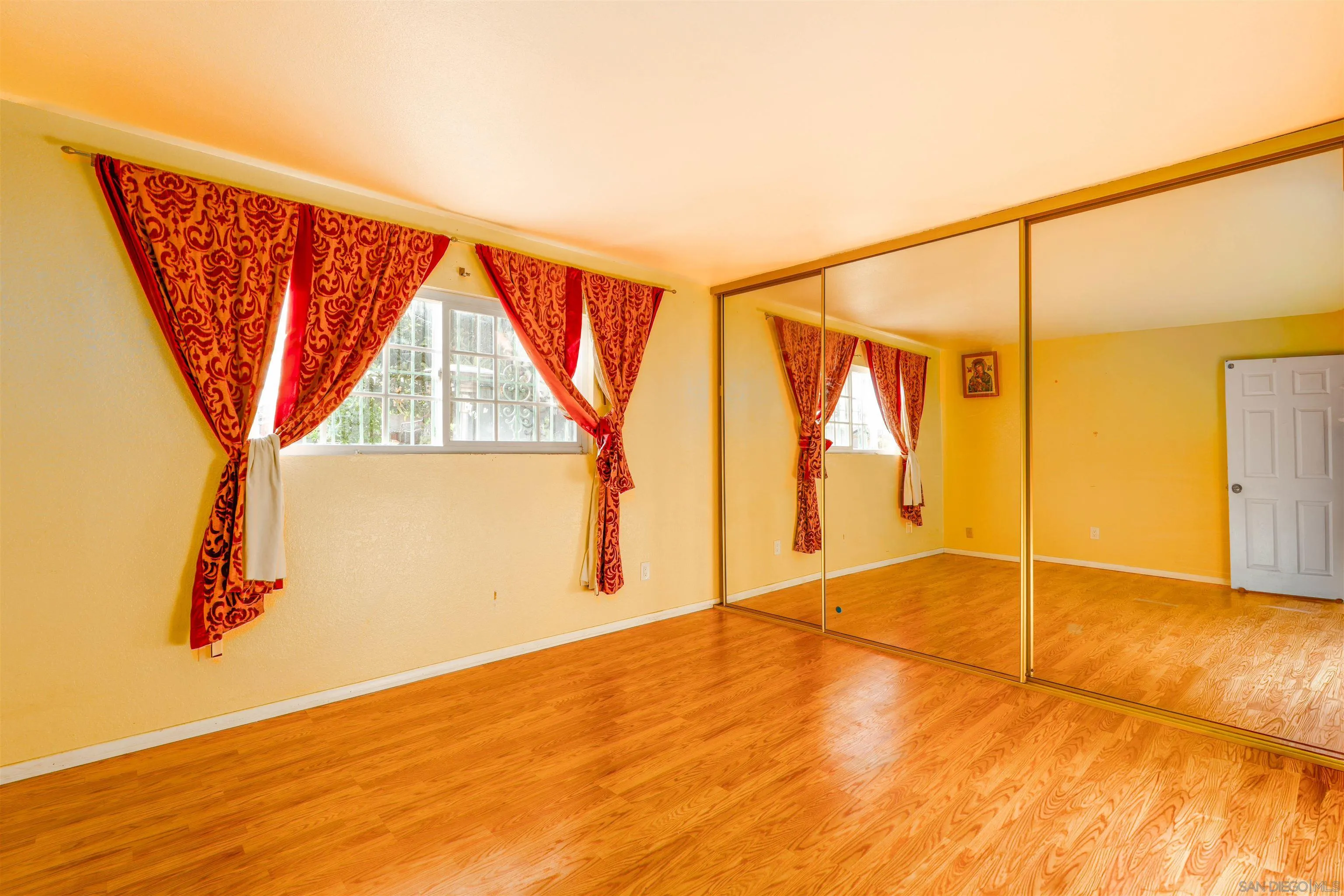 https://cdn.realtyfeed.com/cdn/127/260007317/64993ff74bb3f680e6b4902411d4db55.webp