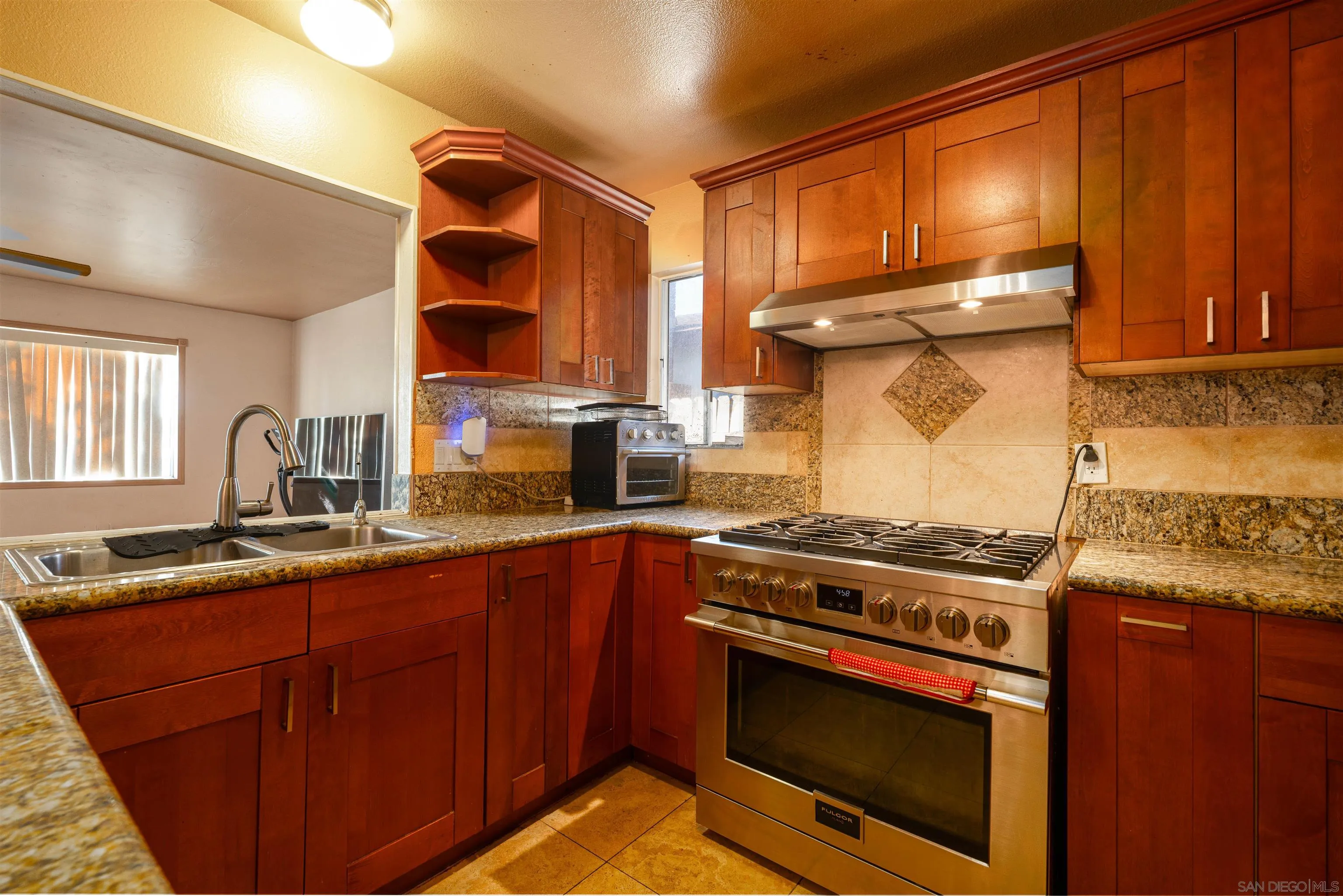 https://cdn.realtyfeed.com/cdn/127/260007317/b16227ecf6cee06352b1395bed7777d8.webp