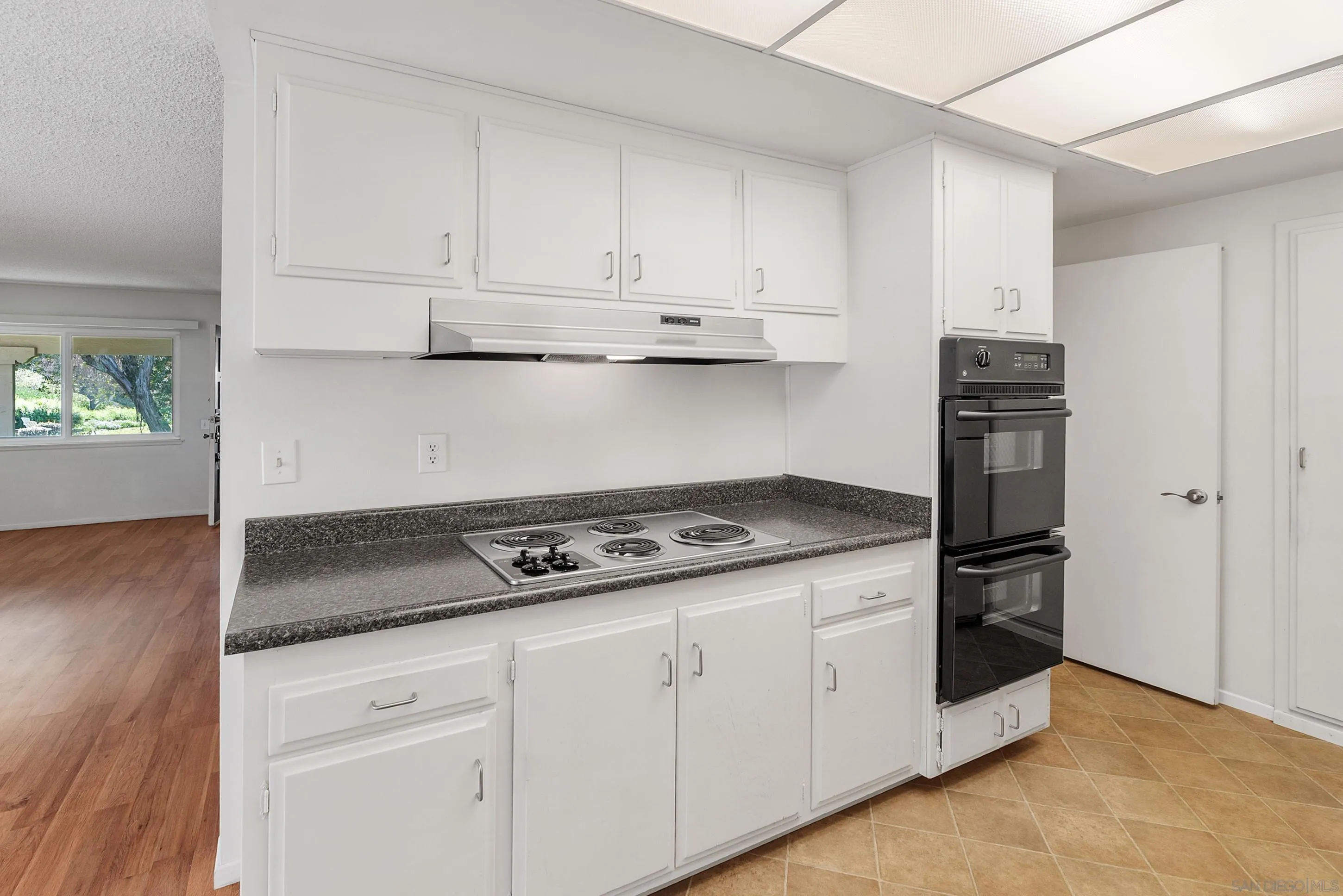 Photo #7: 260007322 Listing: Photo #7