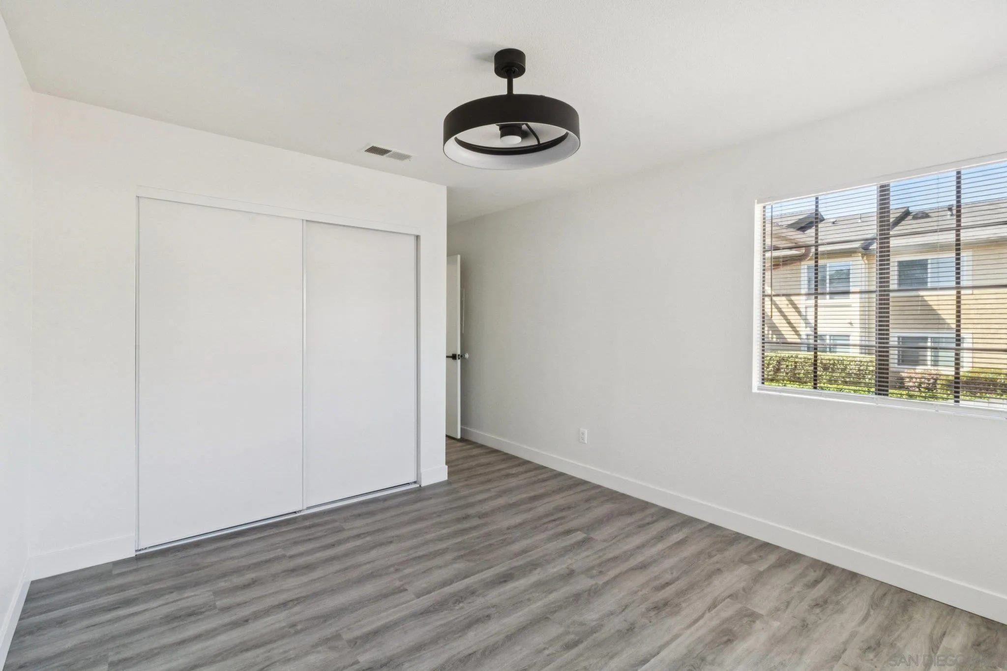 https://cdn.realtyfeed.com/cdn/127/260007323/170b8a274ea5fae4232410a074908f03.webp