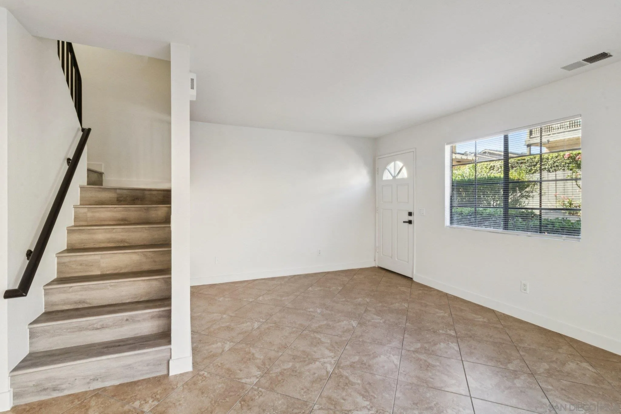 https://cdn.realtyfeed.com/cdn/127/260007323/2bec268c0e6c79cc98464d70c78becb9.webp