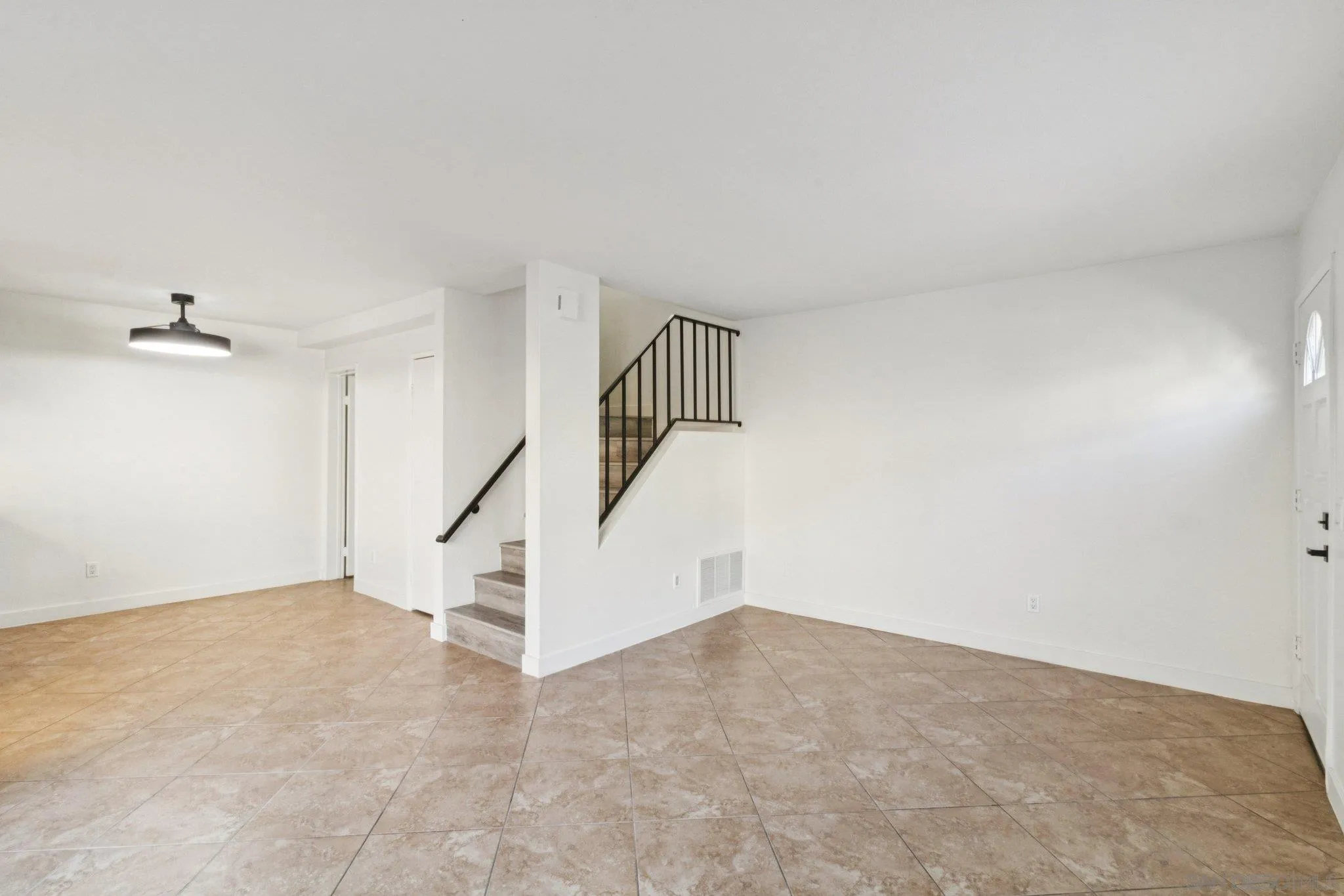 https://cdn.realtyfeed.com/cdn/127/260007323/84745c3dfefd6e934f6458b1cf0355d5.webp