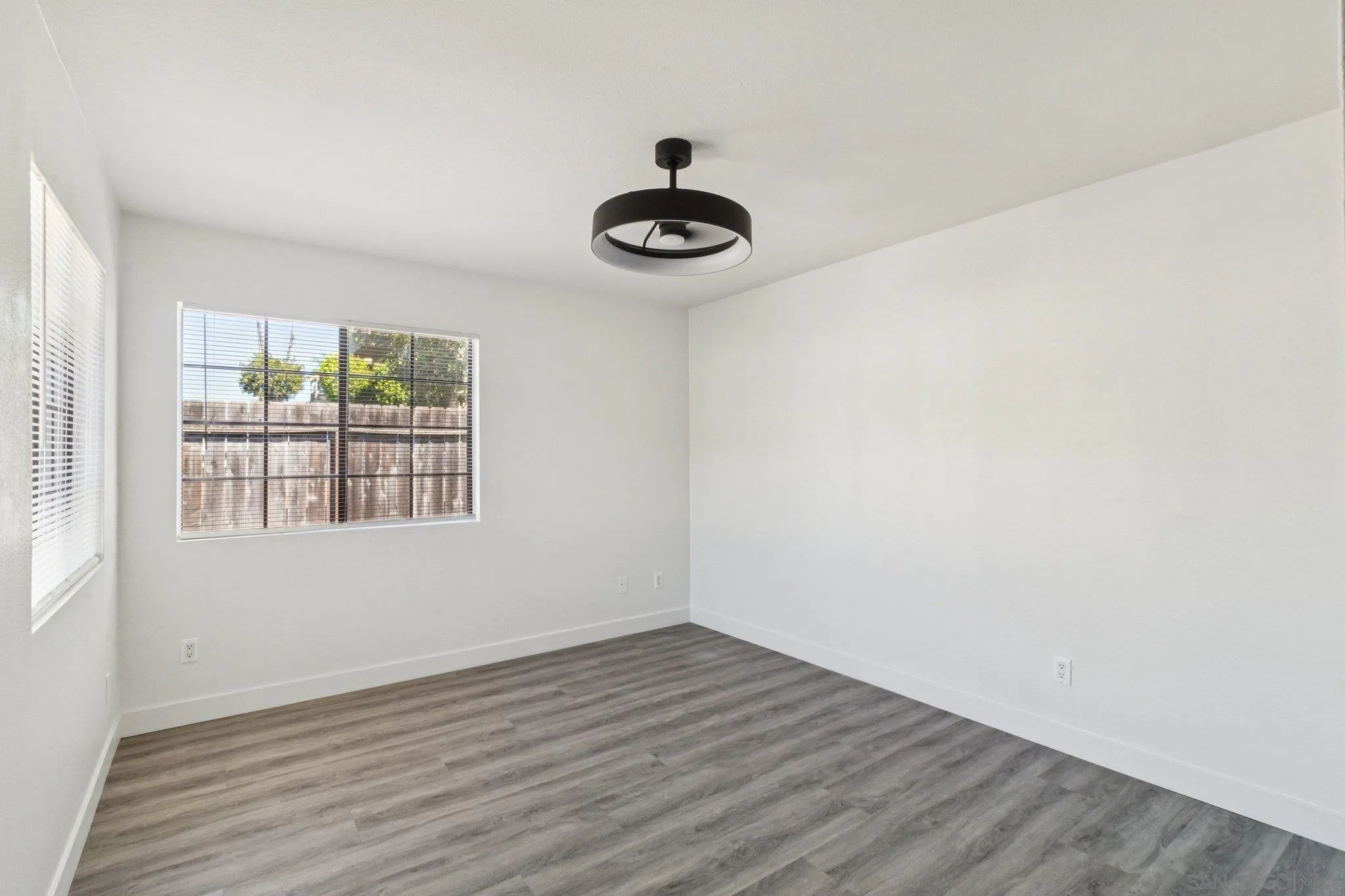 https://cdn.realtyfeed.com/cdn/127/260007323/9d69acd8f124854e81a91664ba0aa090.webp