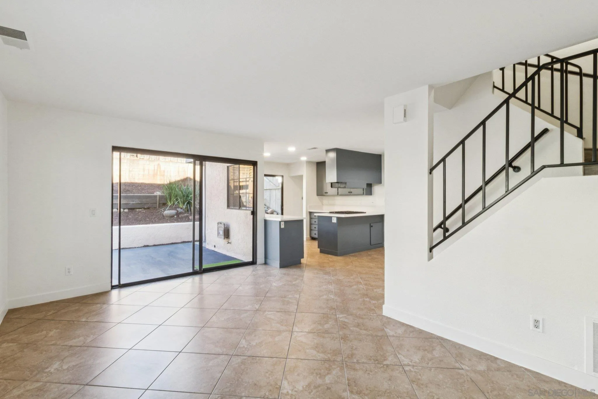 https://cdn.realtyfeed.com/cdn/127/260007323/cb109766df98405f78d637e69c206fc1.webp