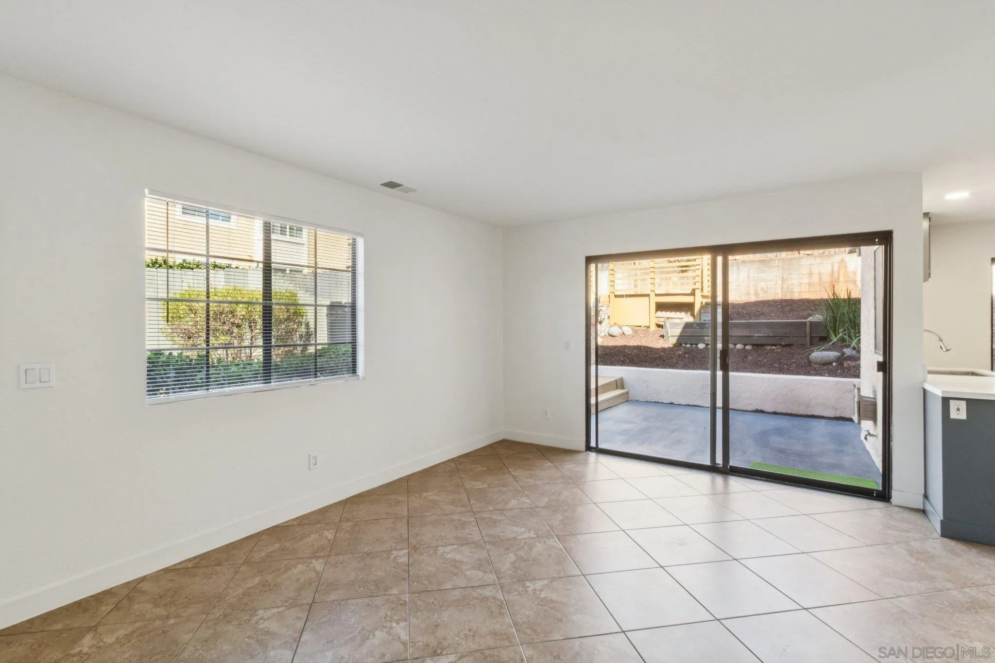 https://cdn.realtyfeed.com/cdn/127/260007323/ee62798d8ffc129265b67477668258e3.webp