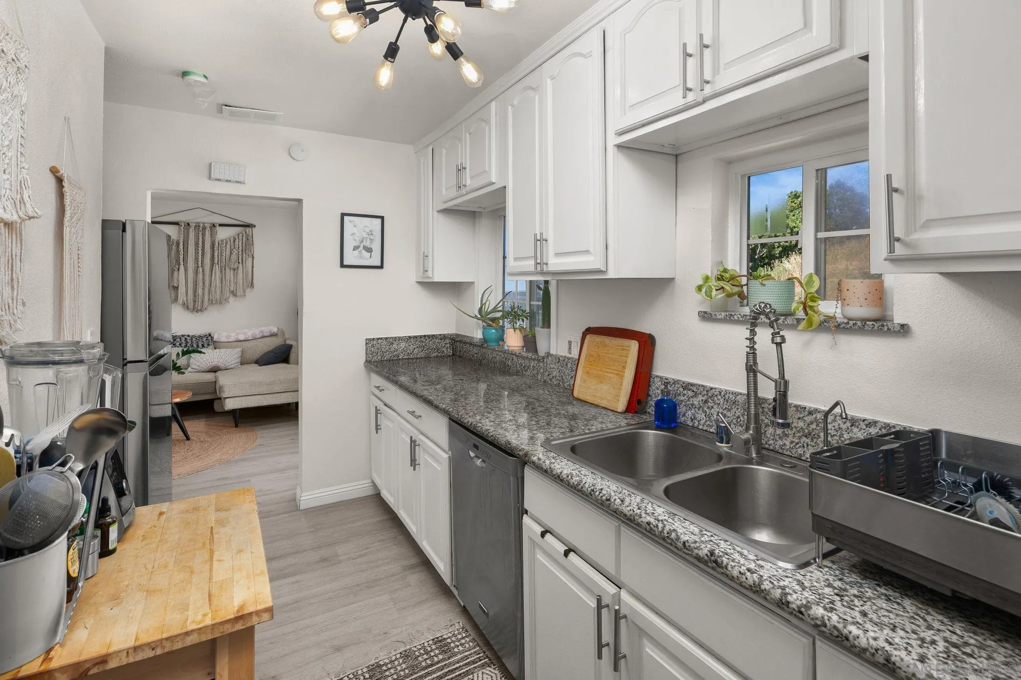 https://cdn.realtyfeed.com/cdn/127/260007329/04e7126ac2a97306abe5e432a285fb59.webp