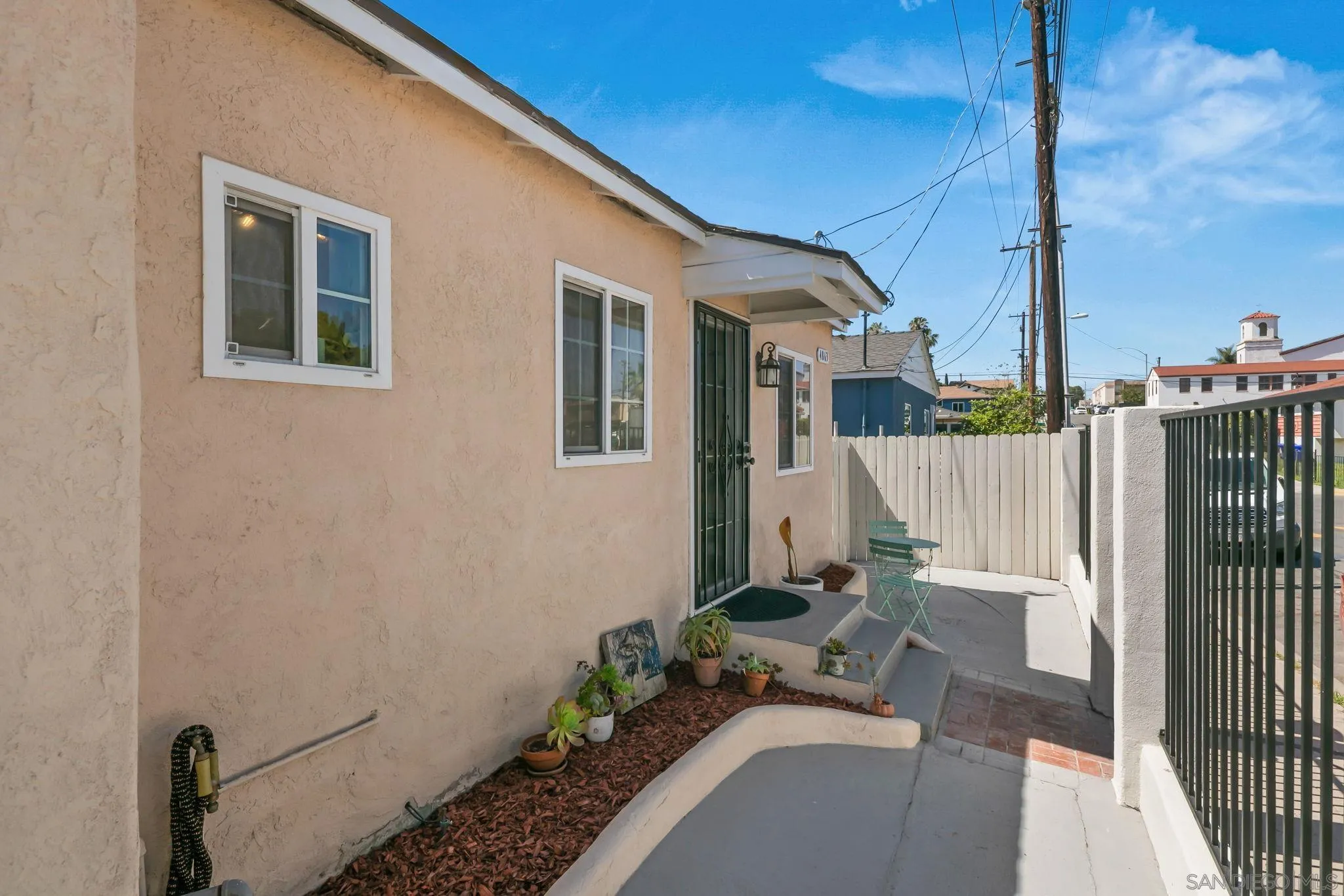 https://cdn.realtyfeed.com/cdn/127/260007329/1e6f9dc52e2aaba846270c3a6d0ca530.webp